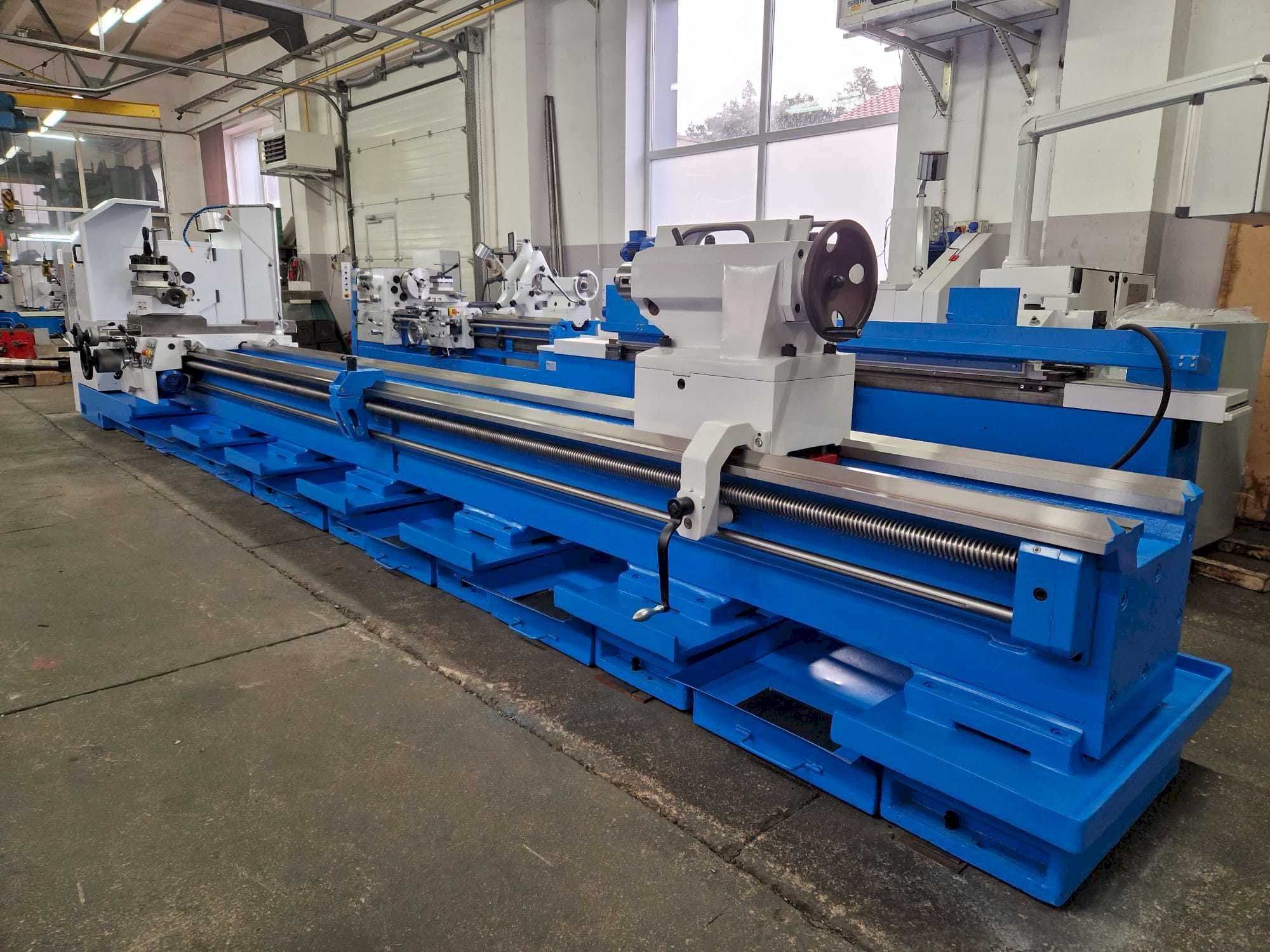 Čelní pohled  na Poreba TPK 90 x 6000  stroj