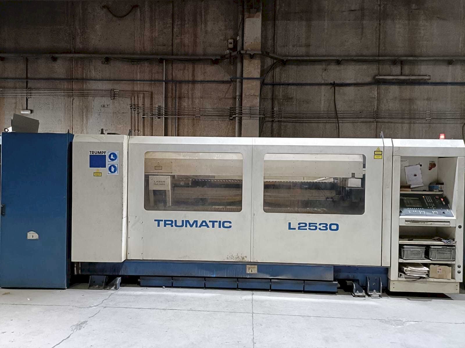 Čelní pohled  na Trumpf Trumatic L2530  stroj