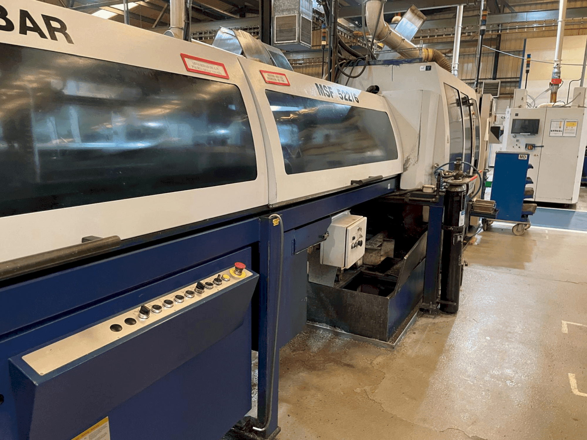 Čelní pohled  na Tornos-Bechler MultiDeco 26-6 (2000)  stroj