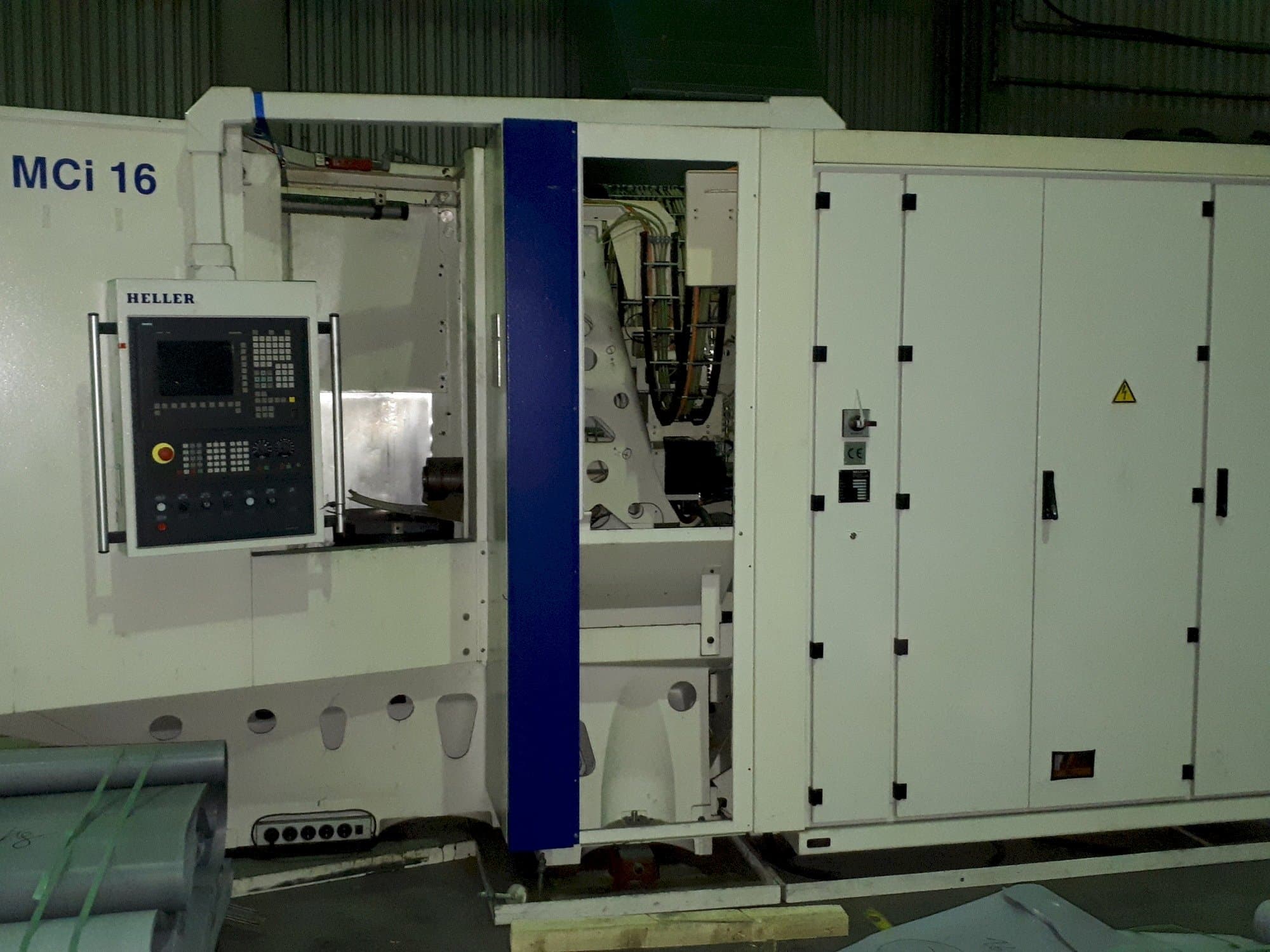 Čelní pohled  na HELLER MCi 16  stroj