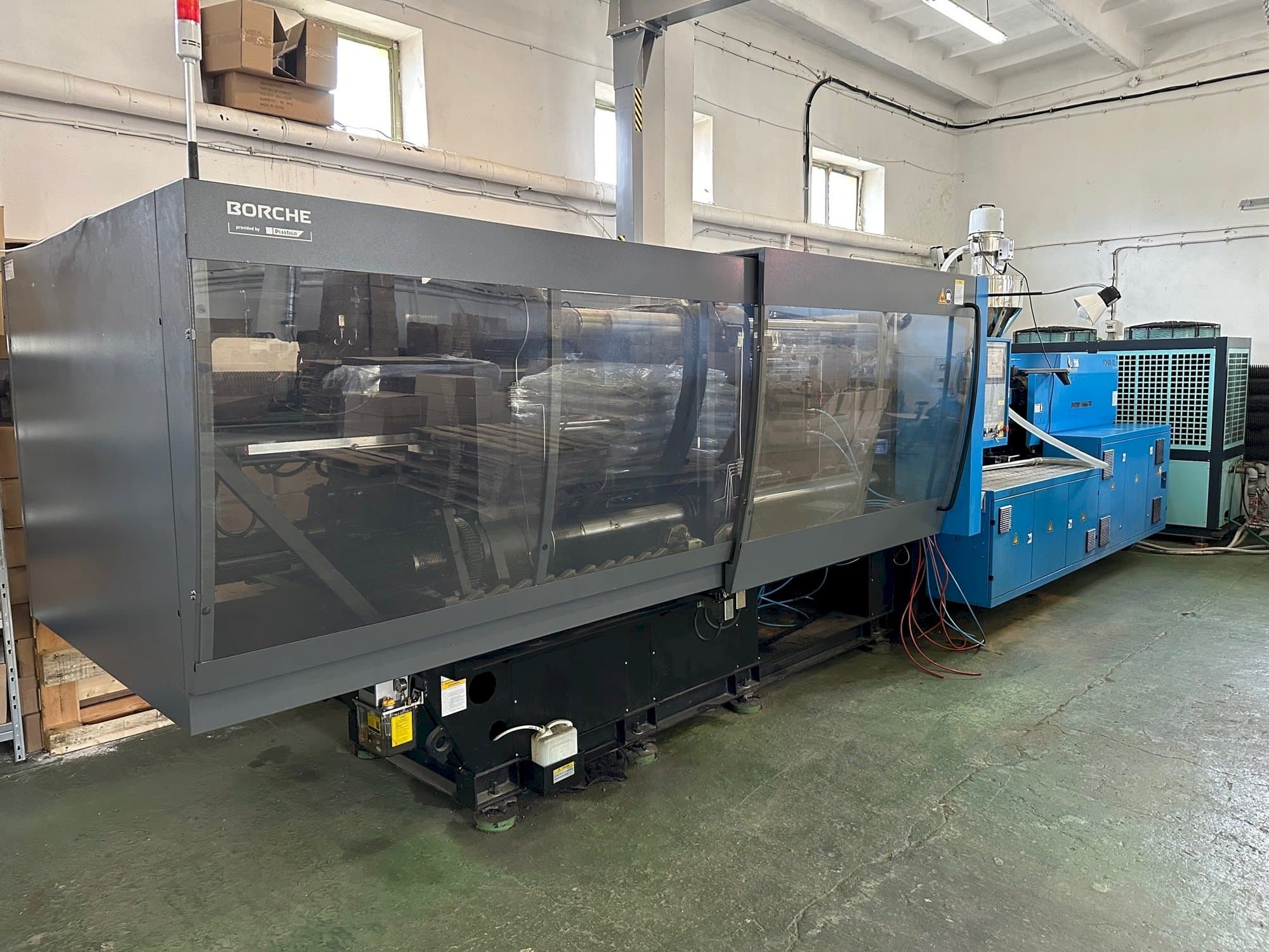 Čelní pohled  na BORCHÊ BS400 Economic  stroj