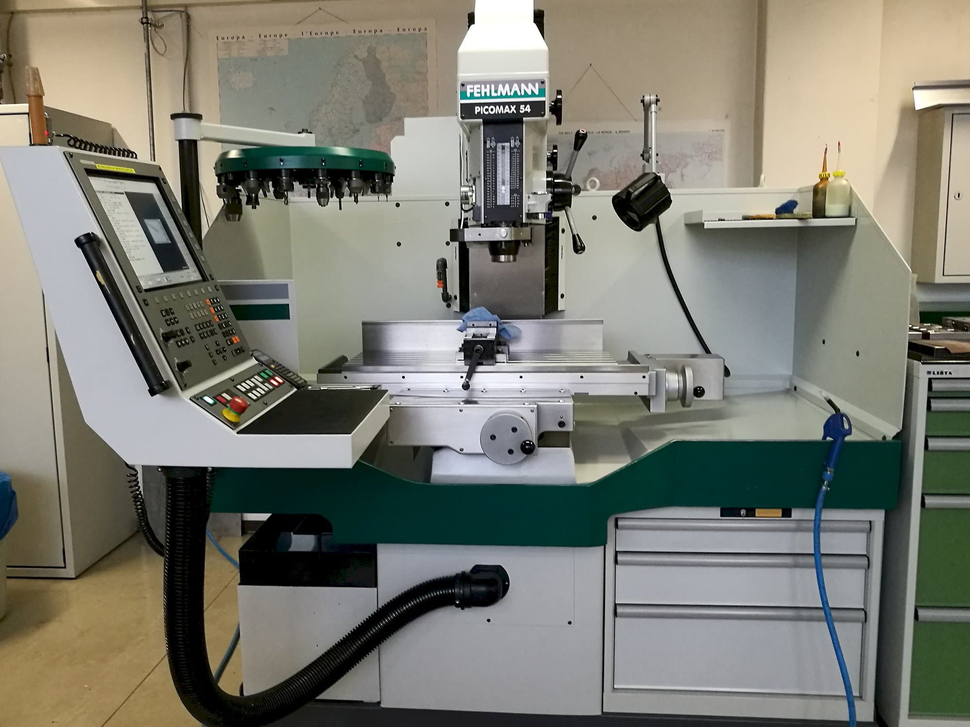 Čelní pohled  na FEHLMANN PICOMAX 54 stroj