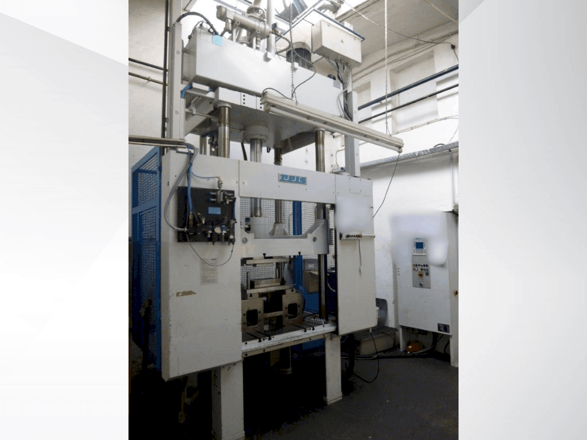 Čelní pohled  na Reis SEP10-30 DIII  stroj