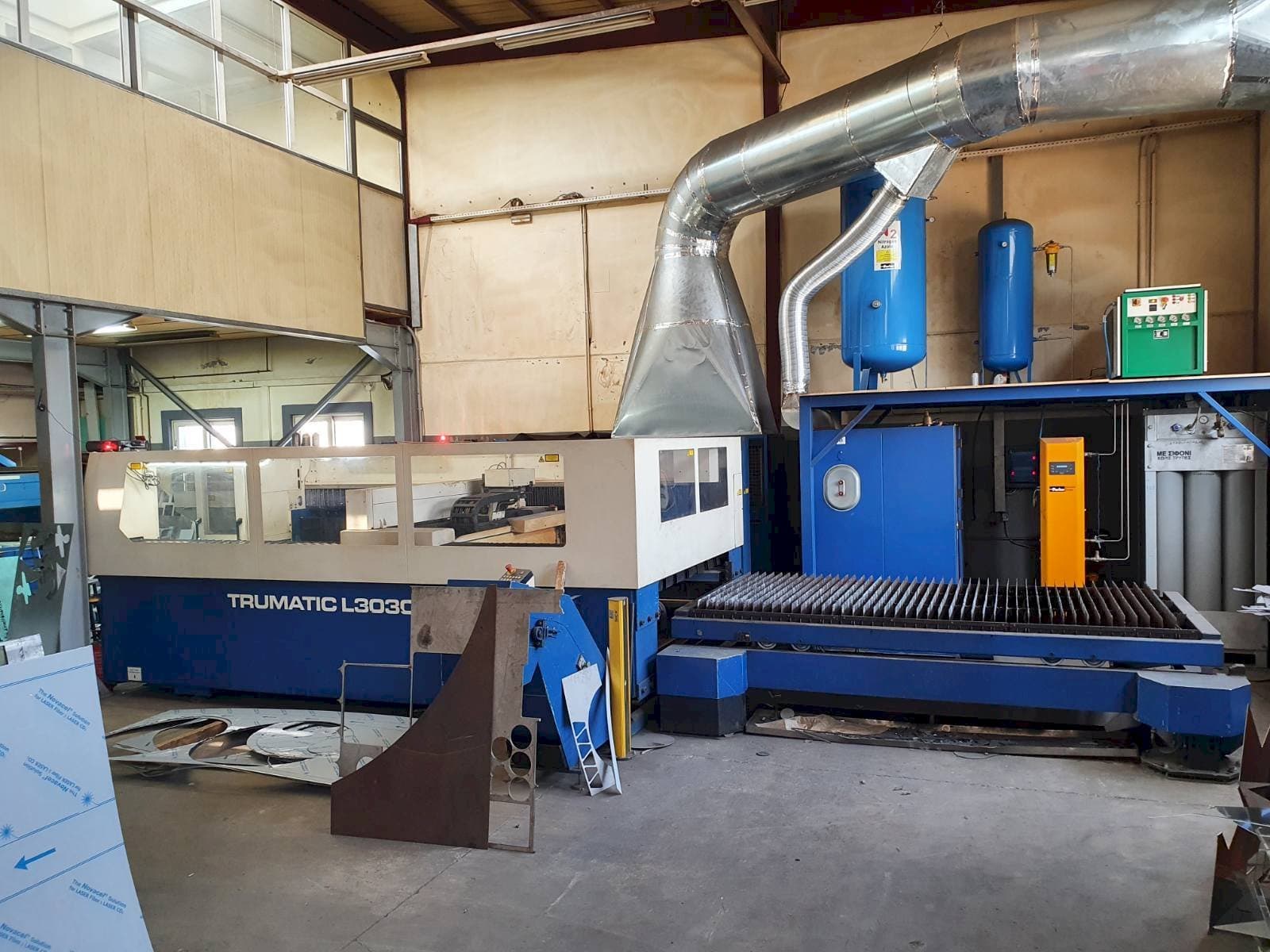 Čelní pohled  na Trumpf Trumatic L3030  stroj