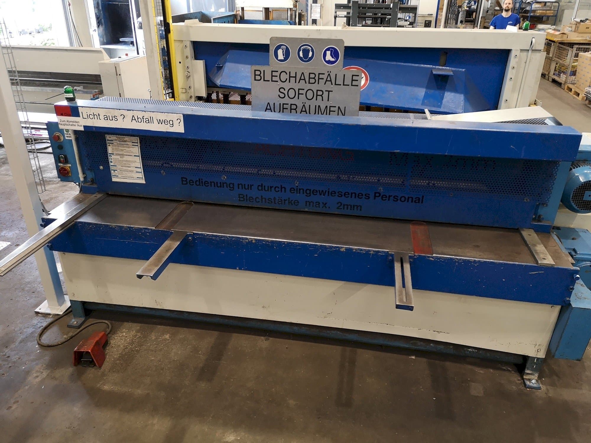 Čelní pohled  na KNUTH KMT 2500/3  stroj