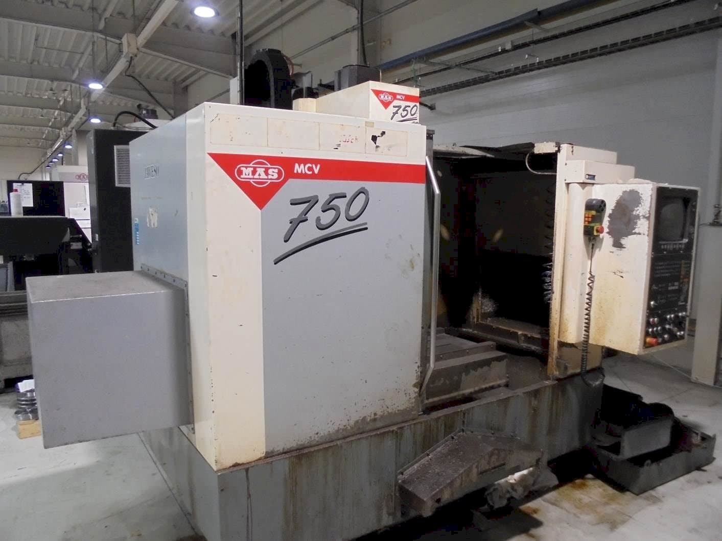Čelní pohled  na KOVOSVIT MAS MCV 750  stroj