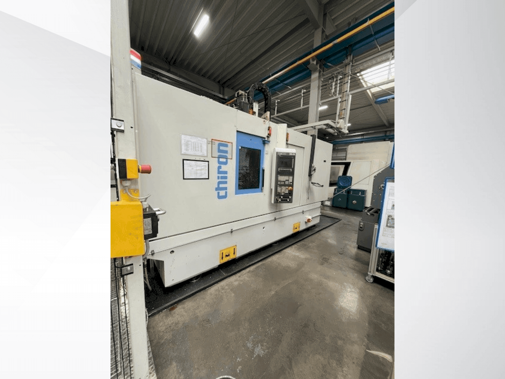 Čelní pohled  na CHIRON DZ18W  stroj