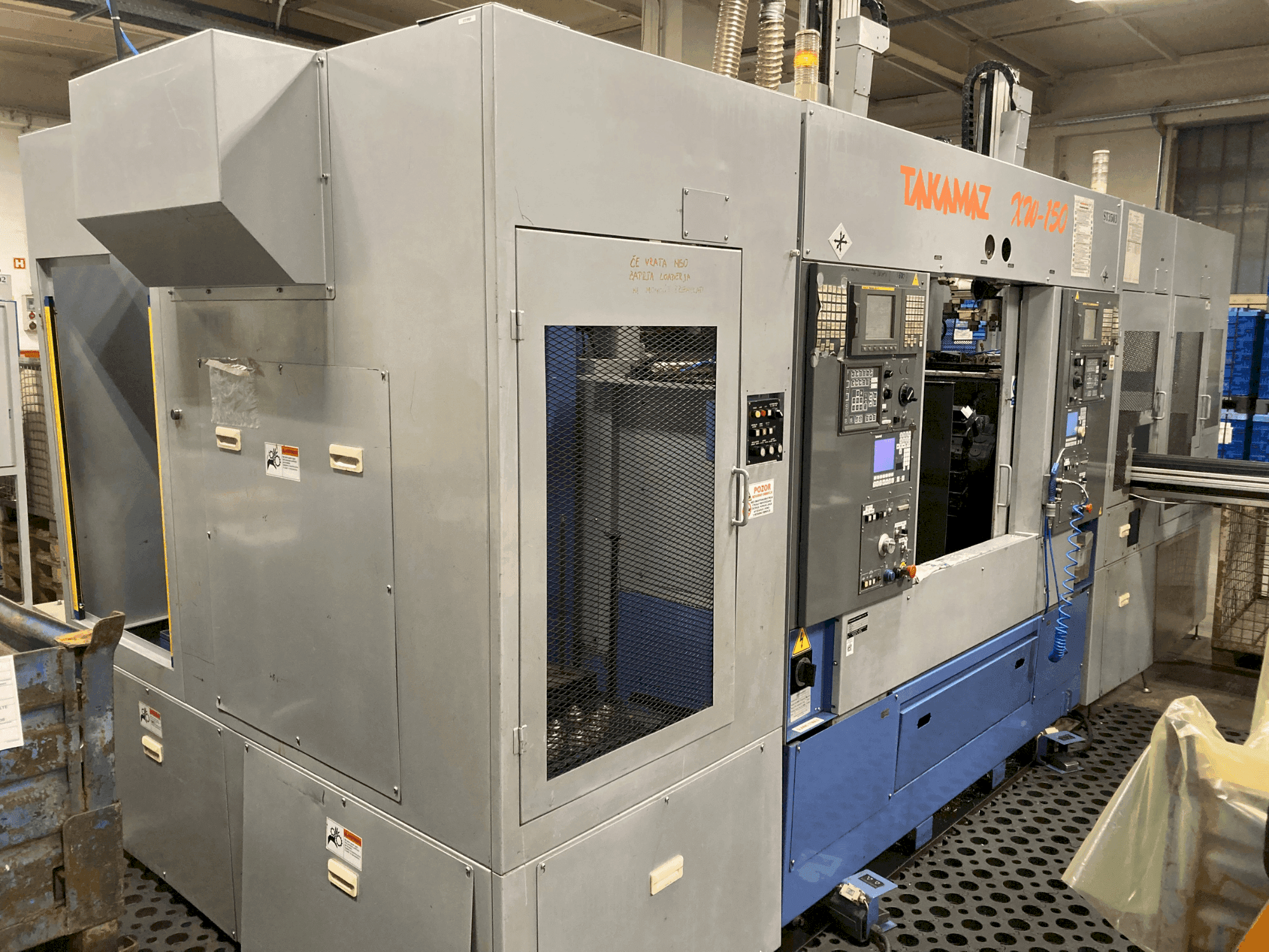 Čelní pohled  na Takamaz XW-150  stroj