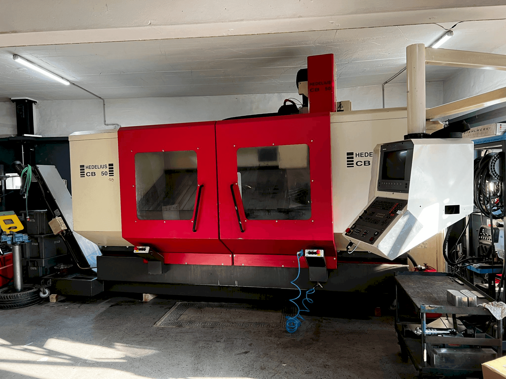 Čelní pohled  na HEDELIUS CB 50  stroj