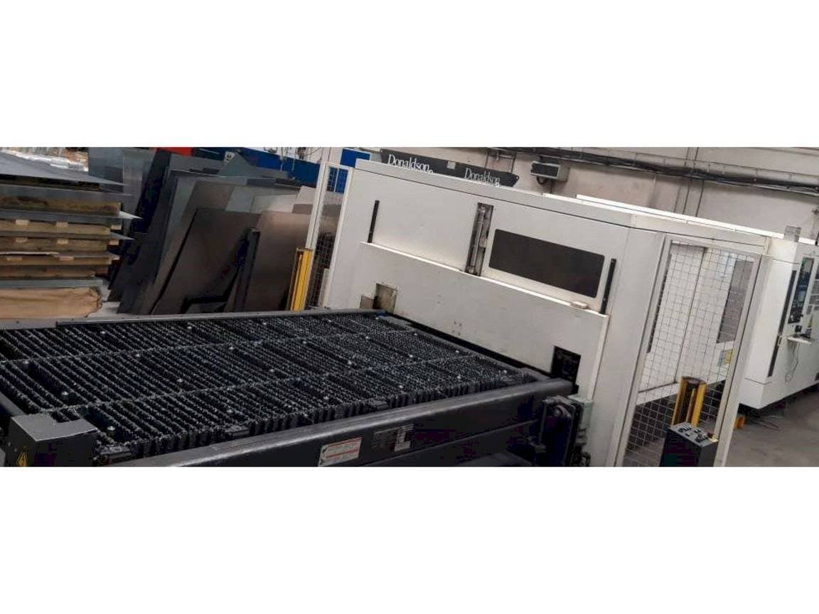 Čelní pohled  na Mazak Super Turbo-X510 Mk III G  stroj