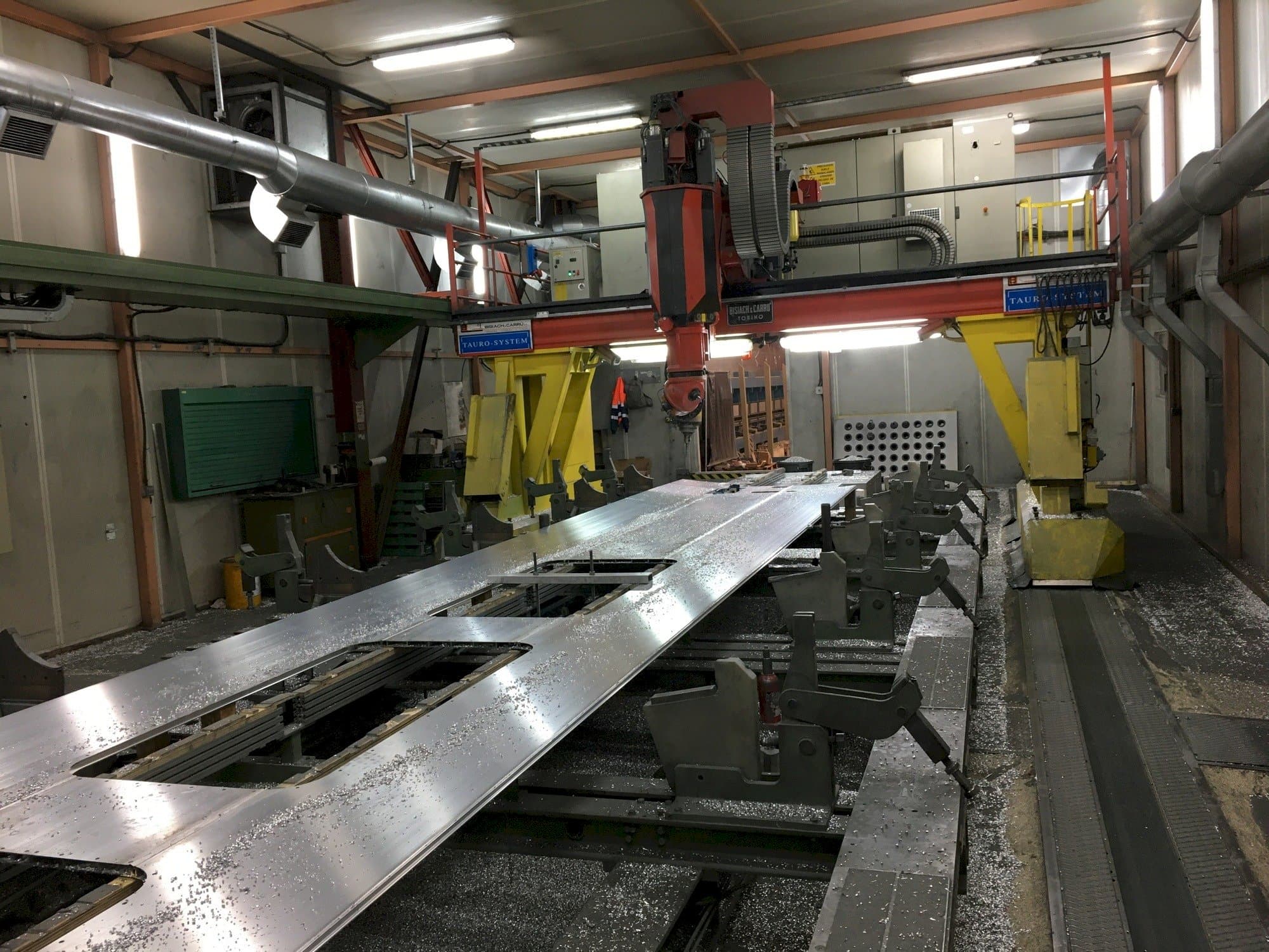 Čelní pohled  na Bisiach & Carru TJKP8/11/F  stroj