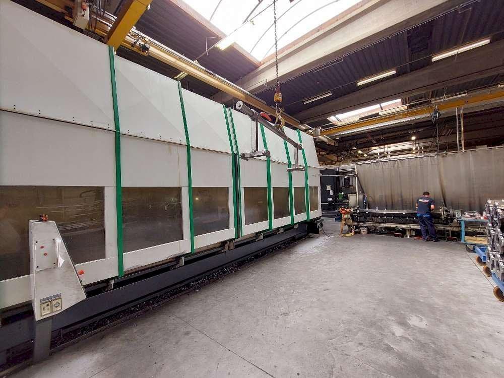 Čelní pohled  na Unisign Univers 6 (A-as)  stroj