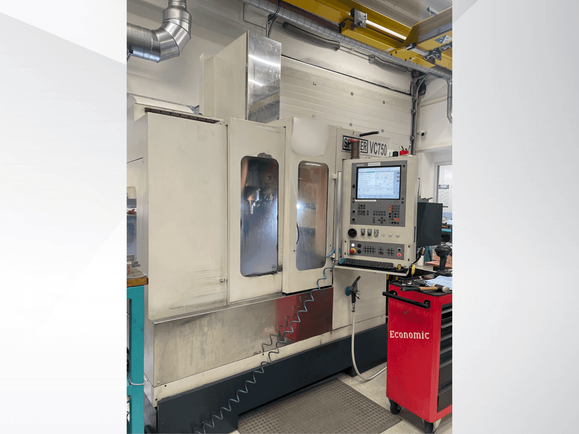 Čelní pohled  na SPINNER VC 750  stroj