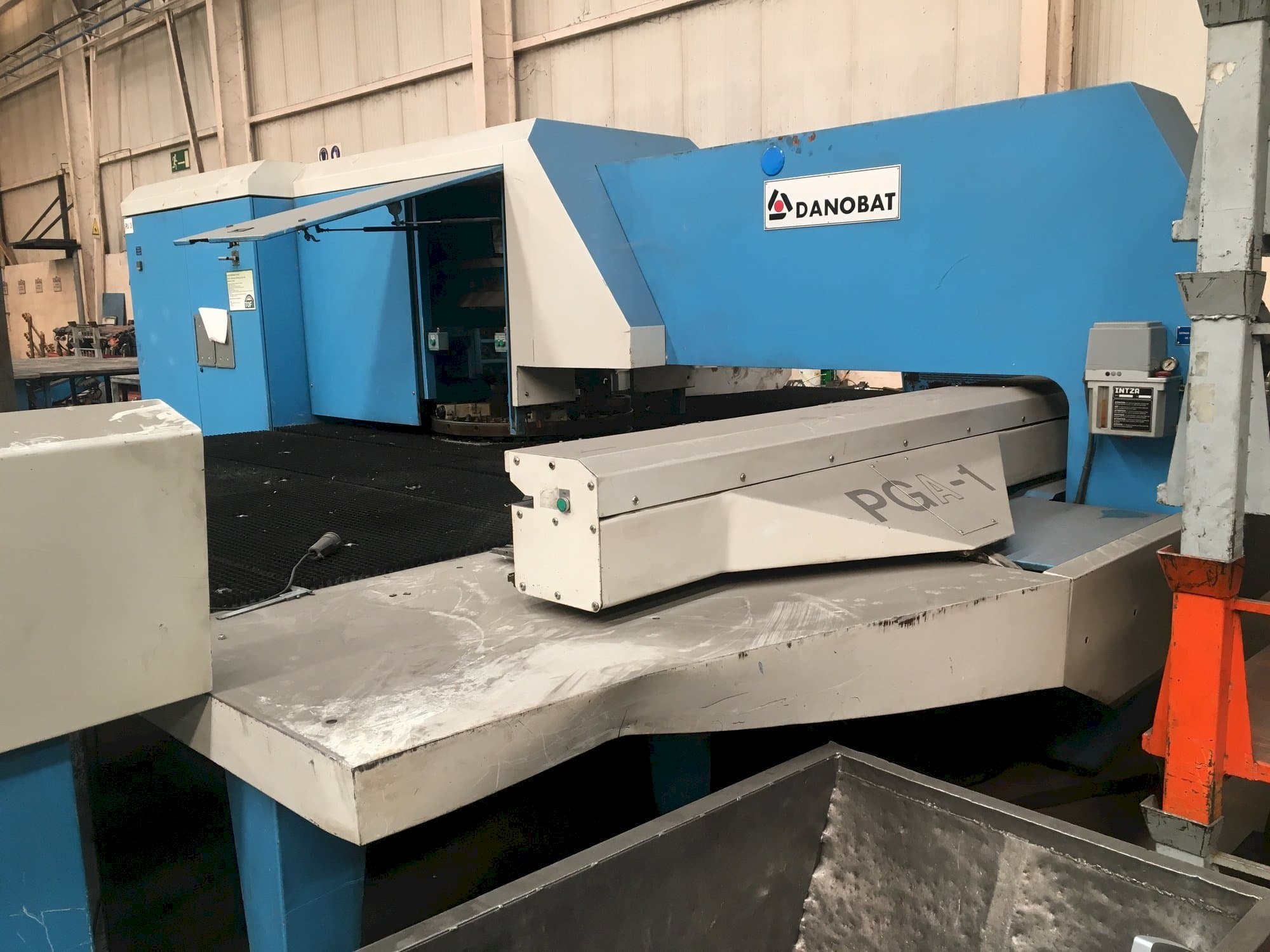 Čelní pohled  na DANOBAT PGA-1  stroj