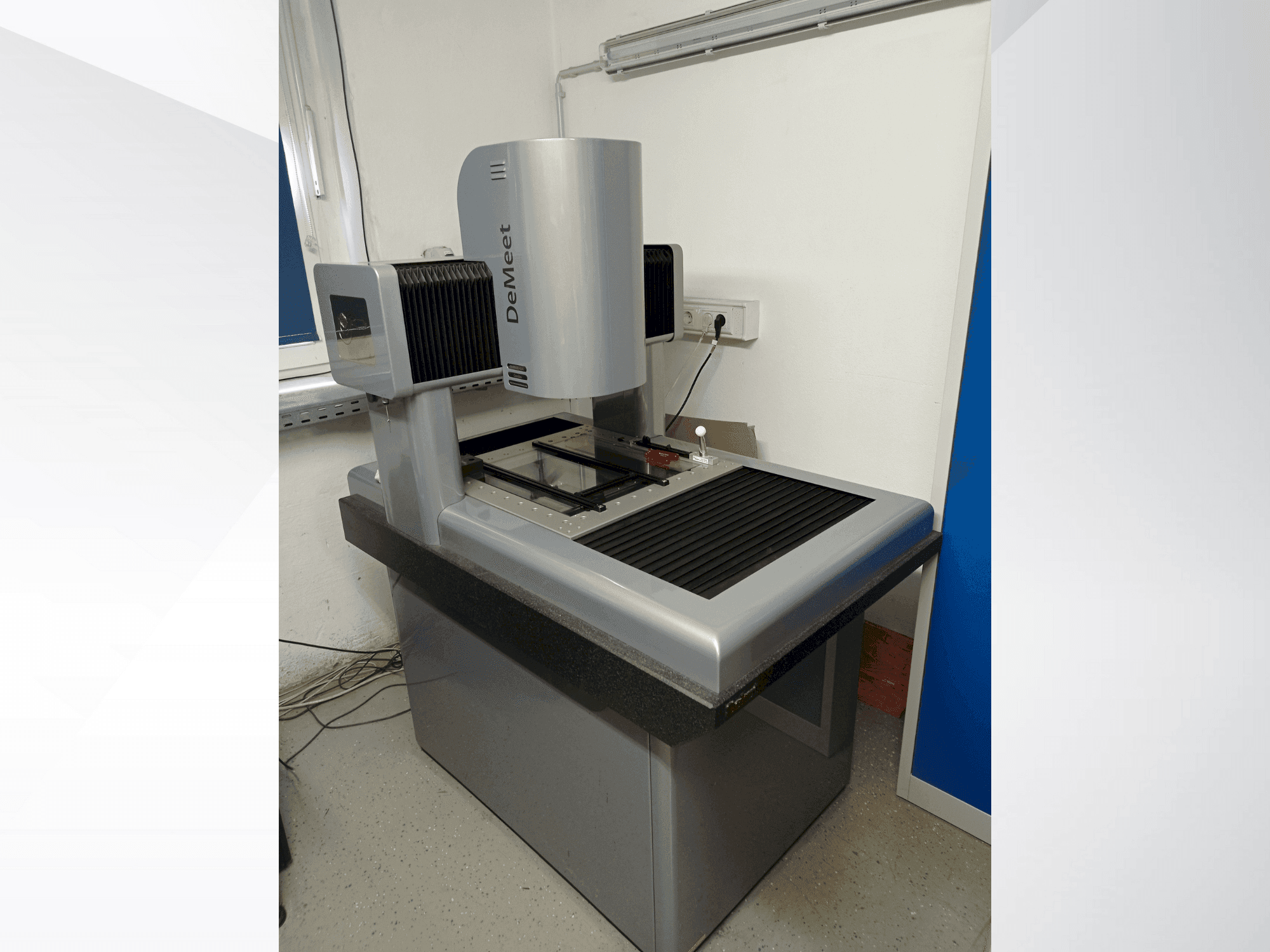 Čelní pohled  na SCHUT DeMeet 404  stroj