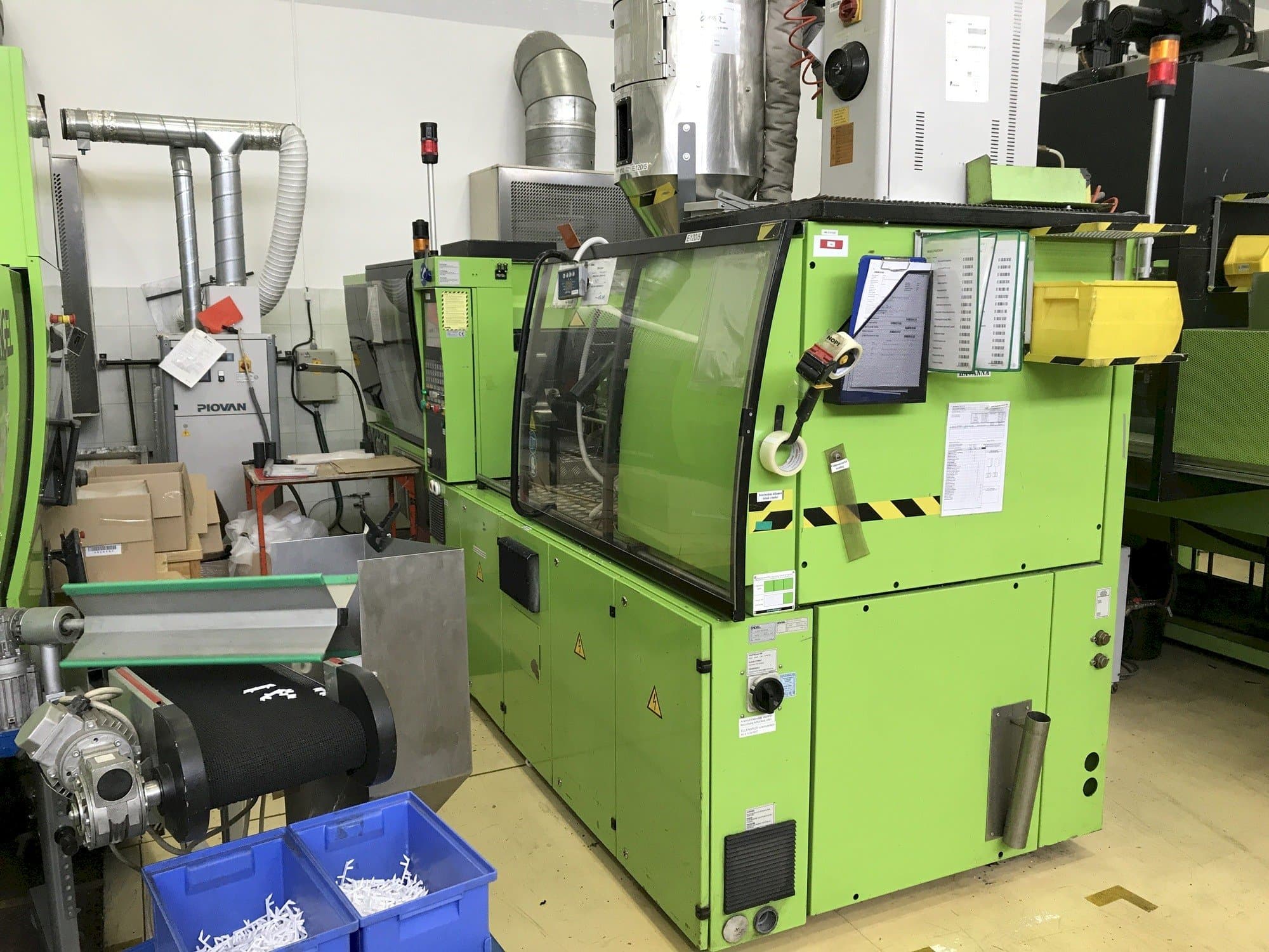 Čelní pohled  na ENGEL VC 500/120 Focus  stroj