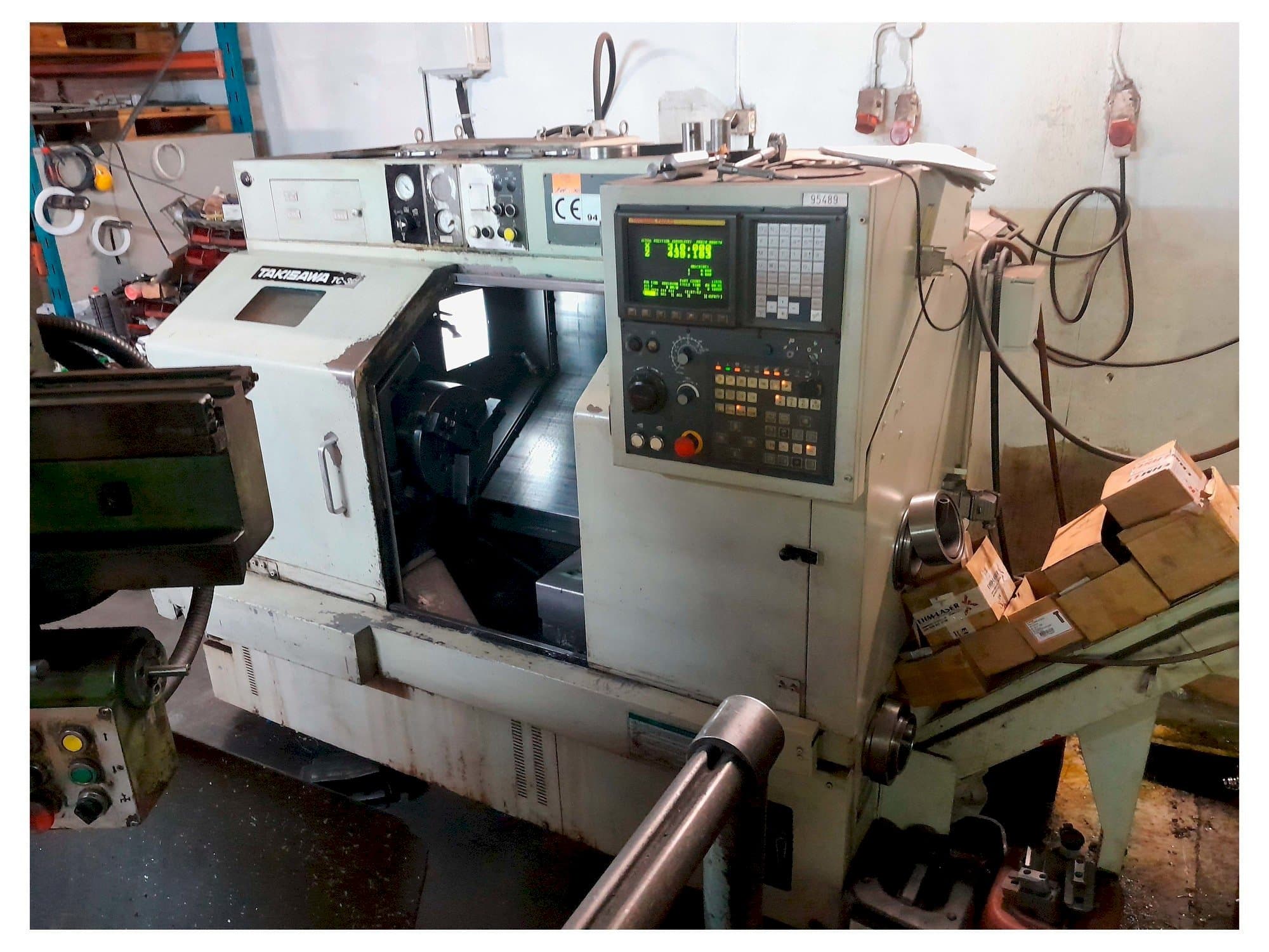 Čelní pohled  na Takisawa TC-30  stroj