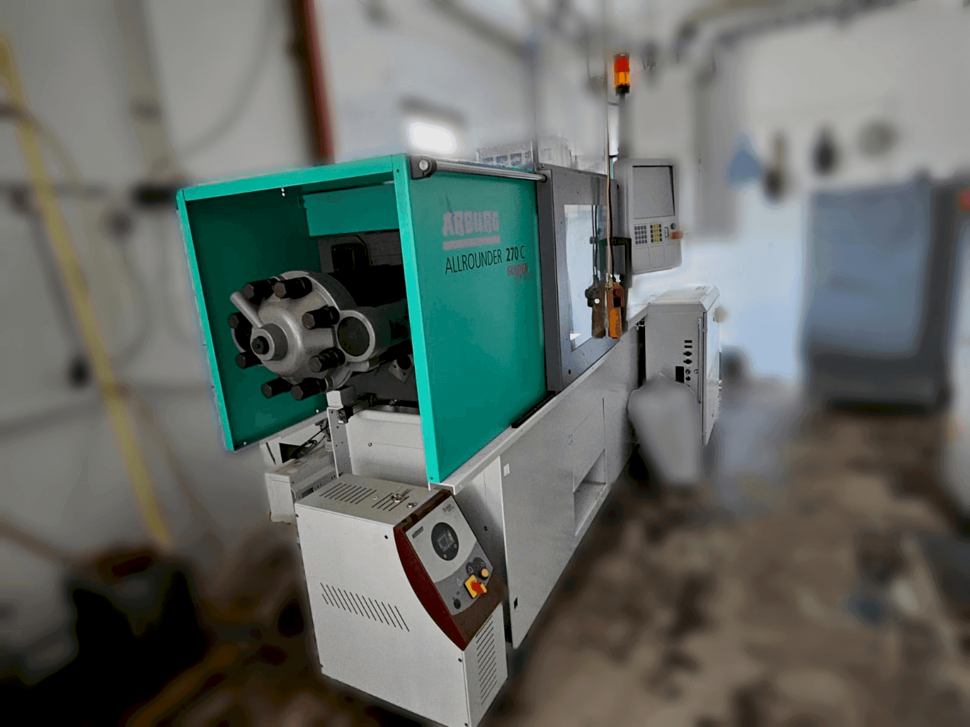 Boční pohled  na Arburg 270 C 400-70 Golden Edition  stroj