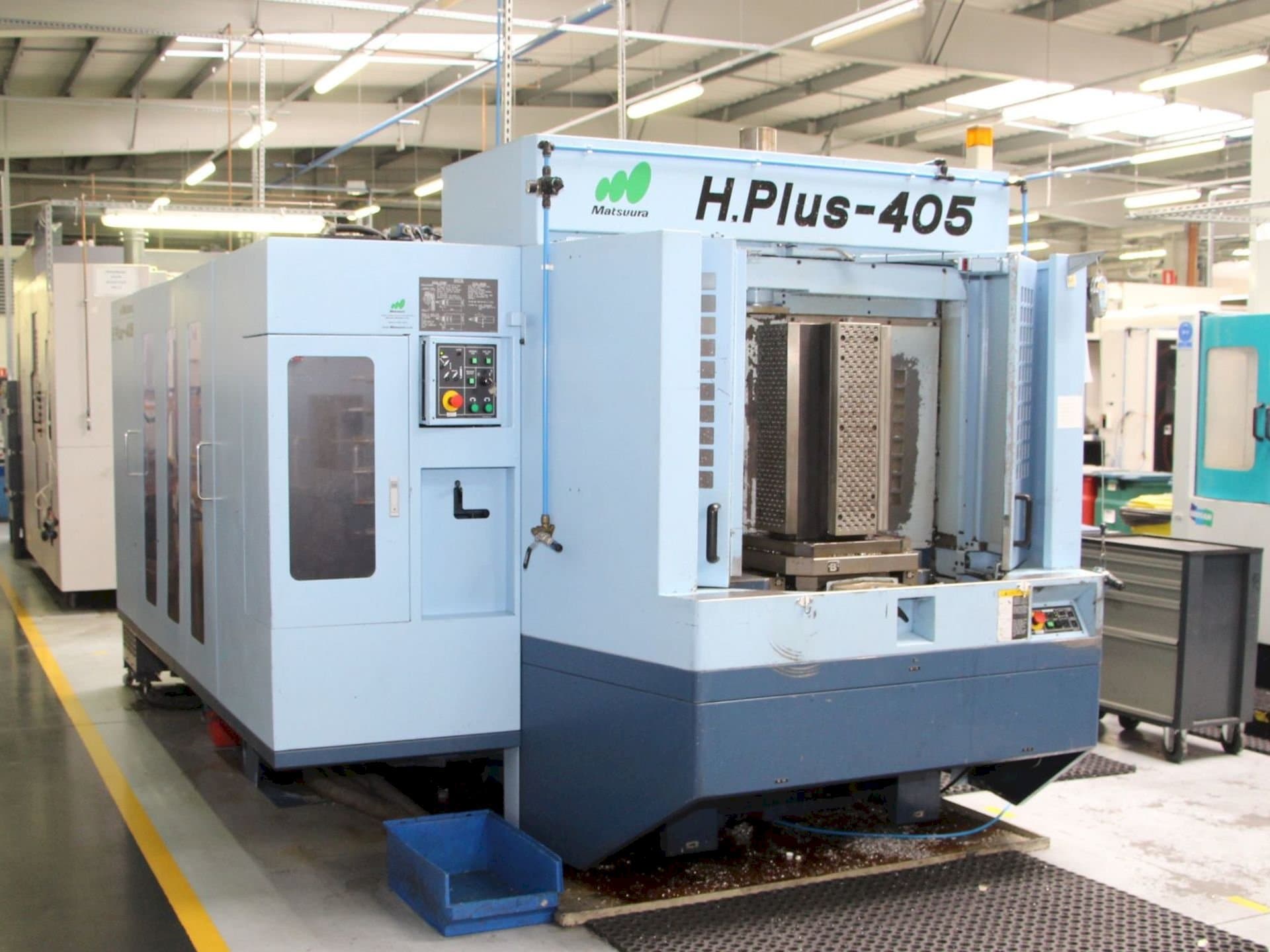 Čelní pohled  na Matsuura H-Plus 405  stroj