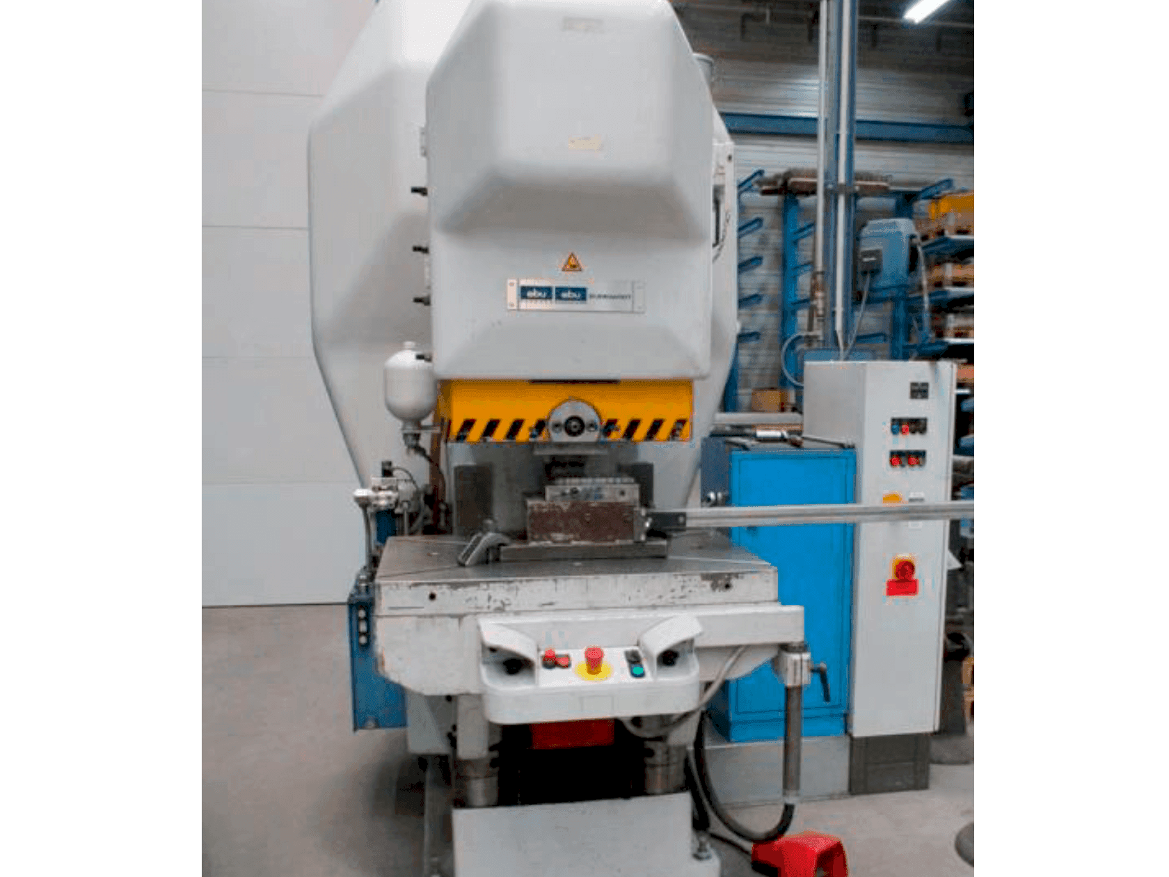 Čelní pohled  na Ebu H 80 RiV  stroj