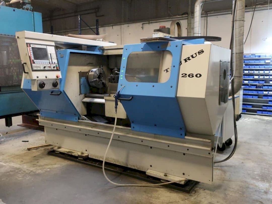 Čelní pohled  na Pinacho Taurus 260  stroj