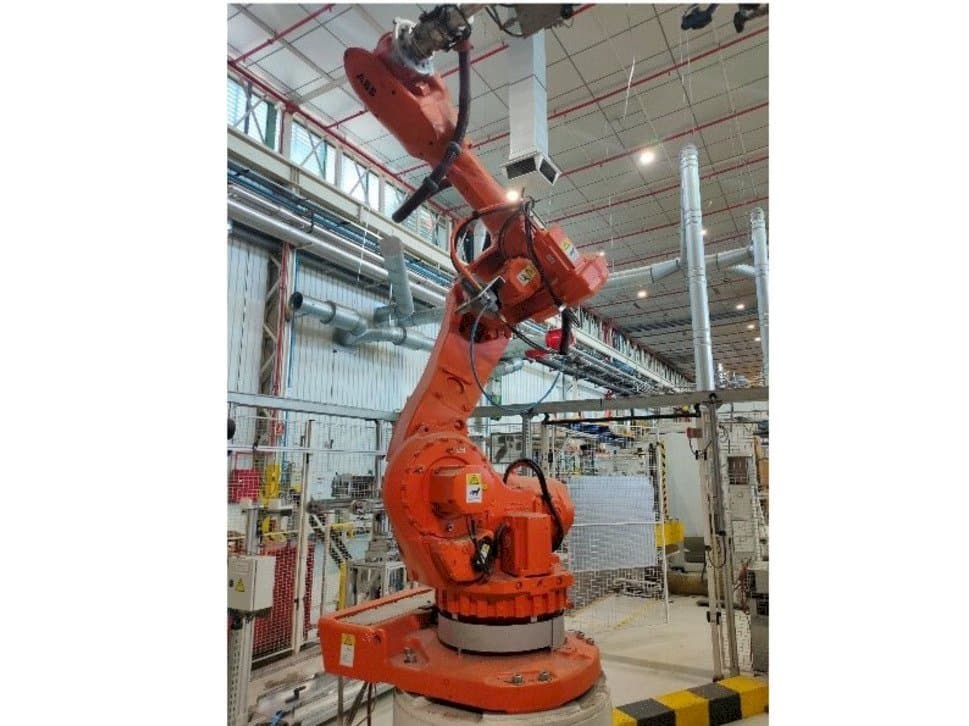 Levý boční pohled  na ABB IRB 6600-175/2.55  stroj