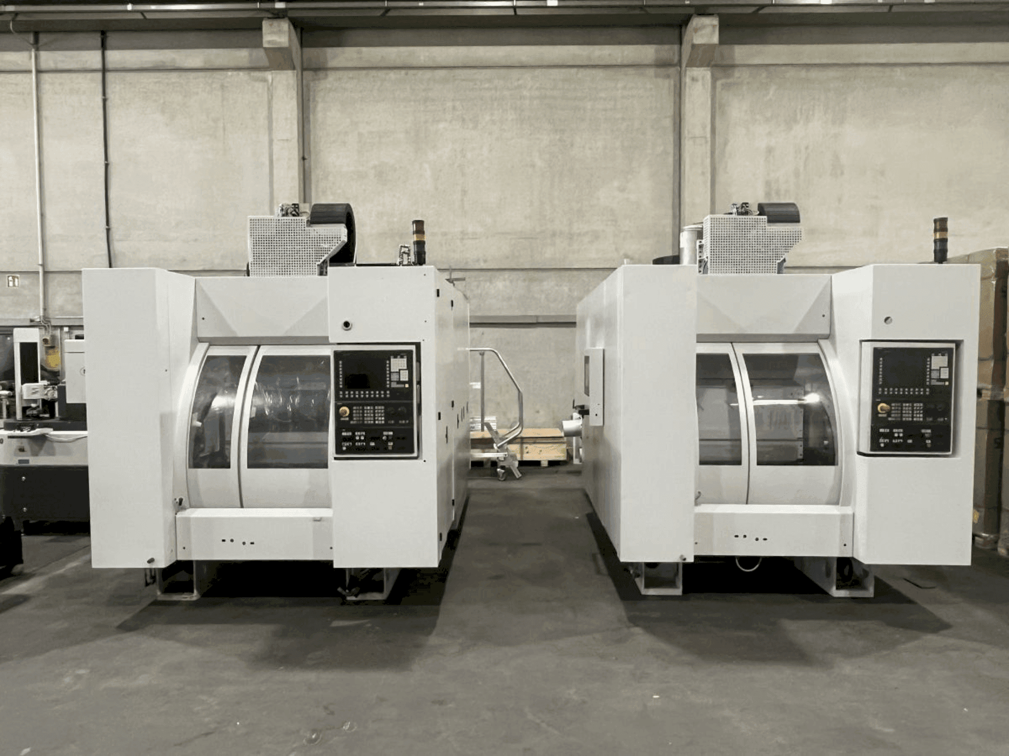 Čelní pohled  na SW BAS 03-22  stroj