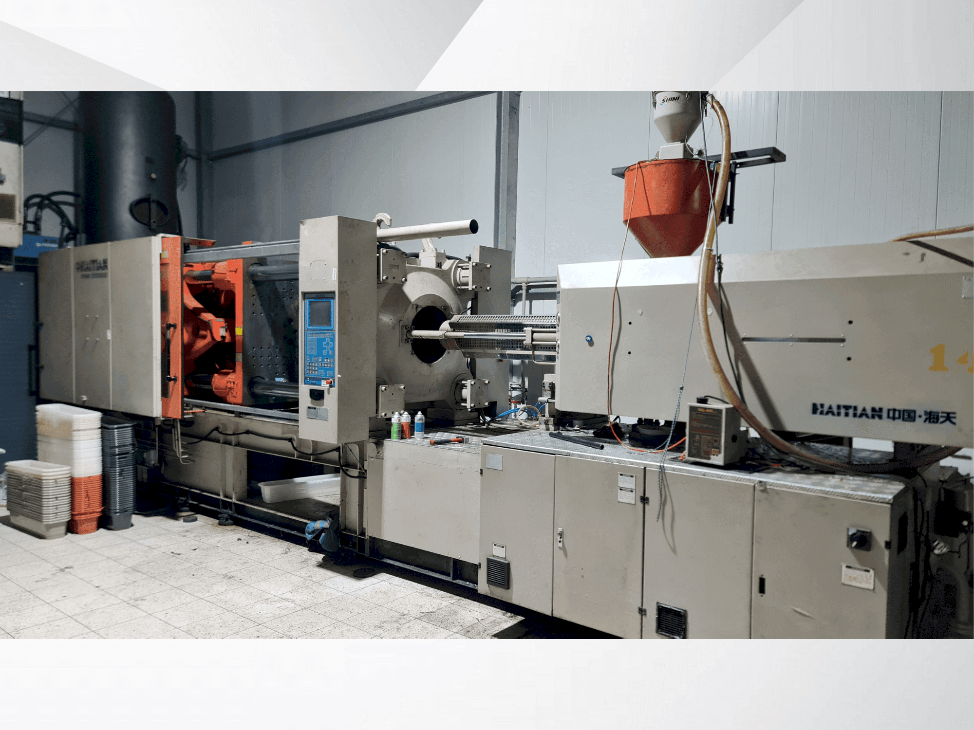 Čelní pohled  na HAITIAN 2006  stroj