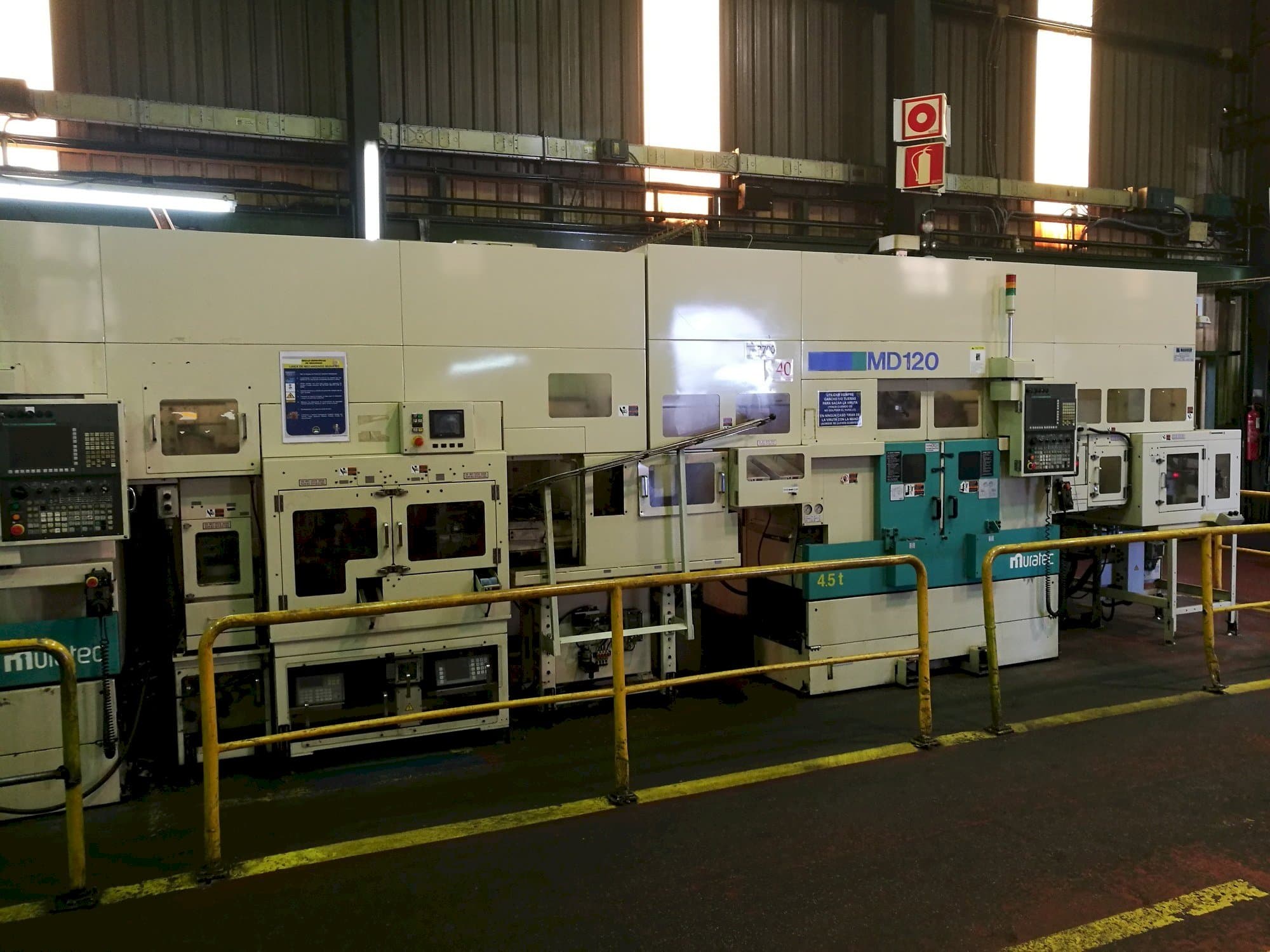 Čelní pohled  na Muratec MD120  stroj