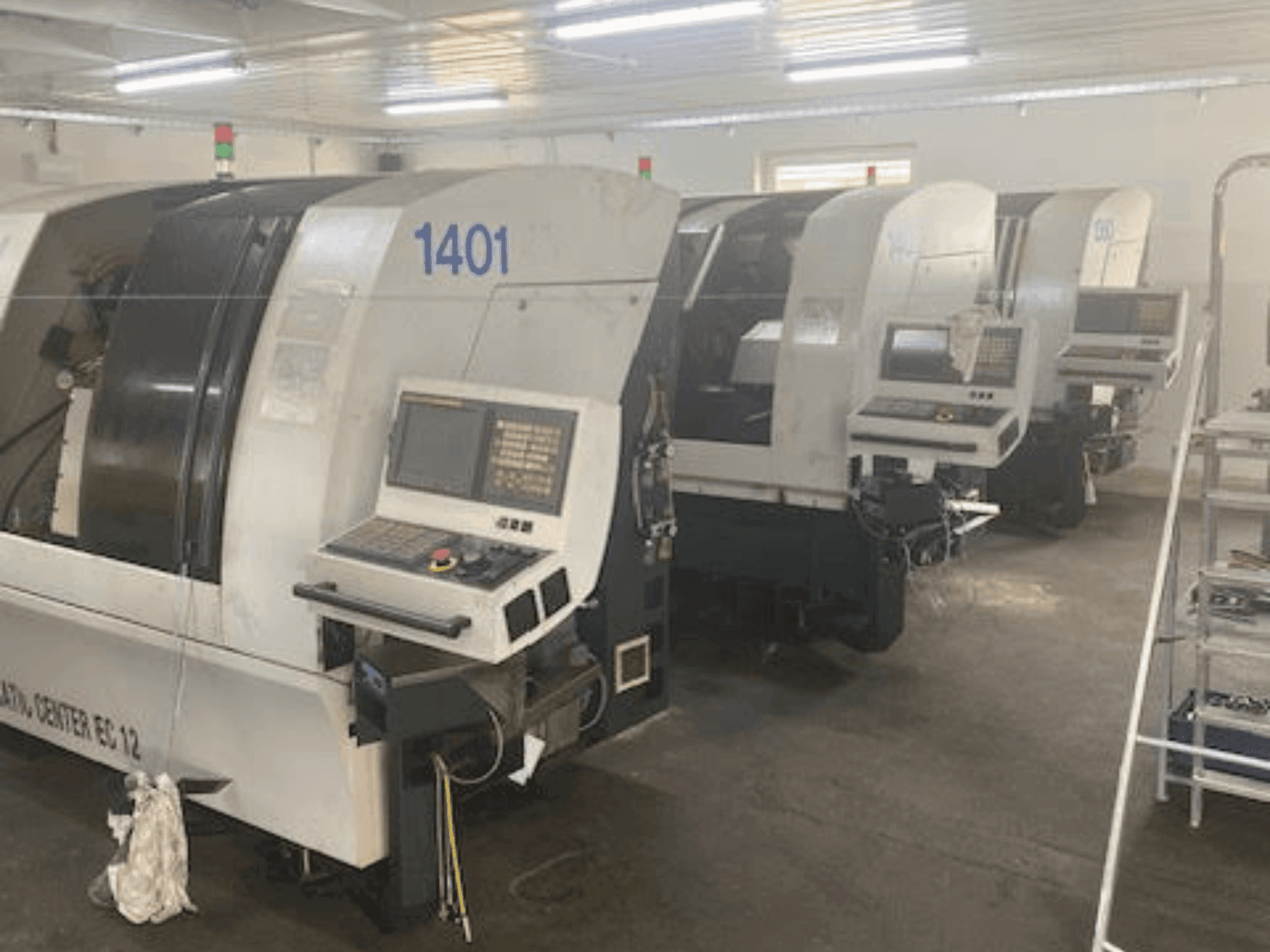 Čelní pohled  na ESCO Escomatic EC12  stroj