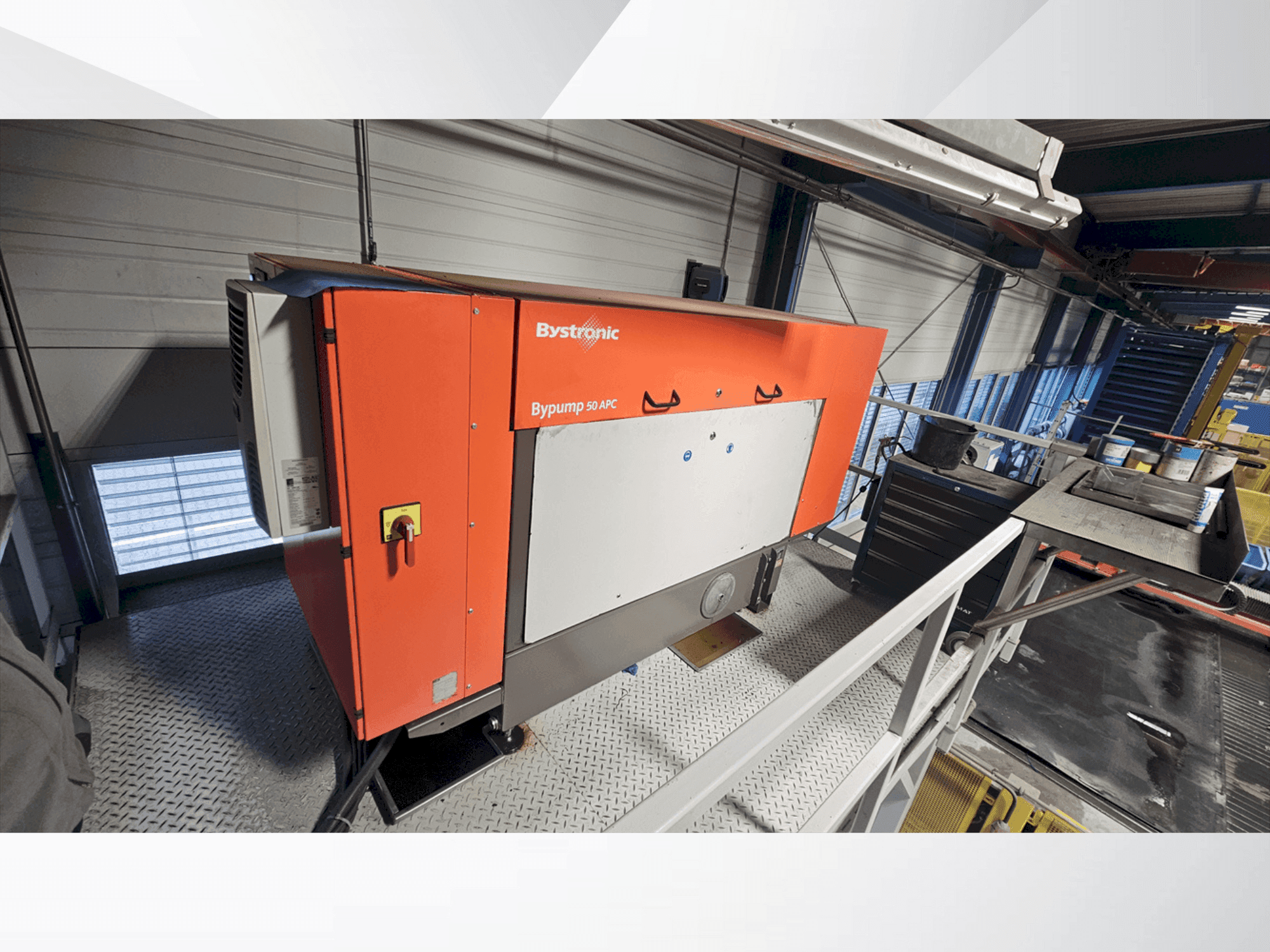 Čelní pohled  na Bystronic Byjet 6030L  stroj