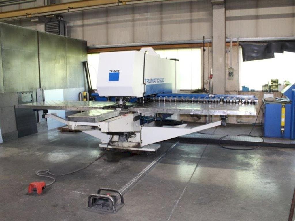 Čelní pohled  na Trumpf Trumatic 500  stroj