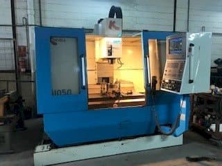 Čelní pohled  na KONDIA B-1050  stroj