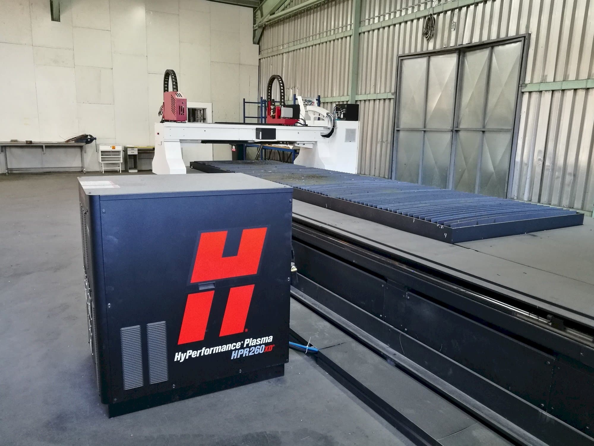 Čelní pohled  na Baykal BPL-H 1506  stroj