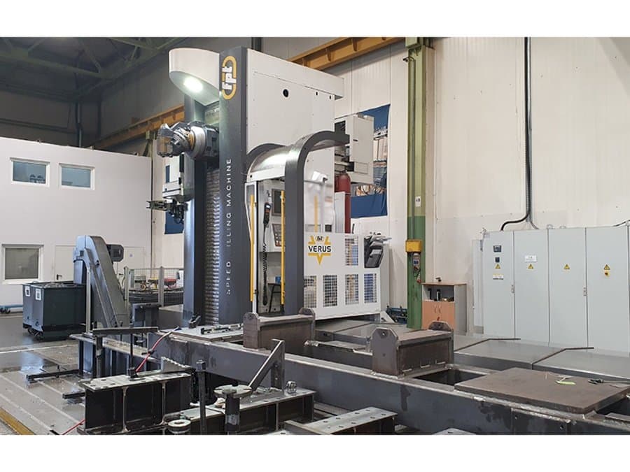 Čelní pohled  na FPT VERUS  stroj