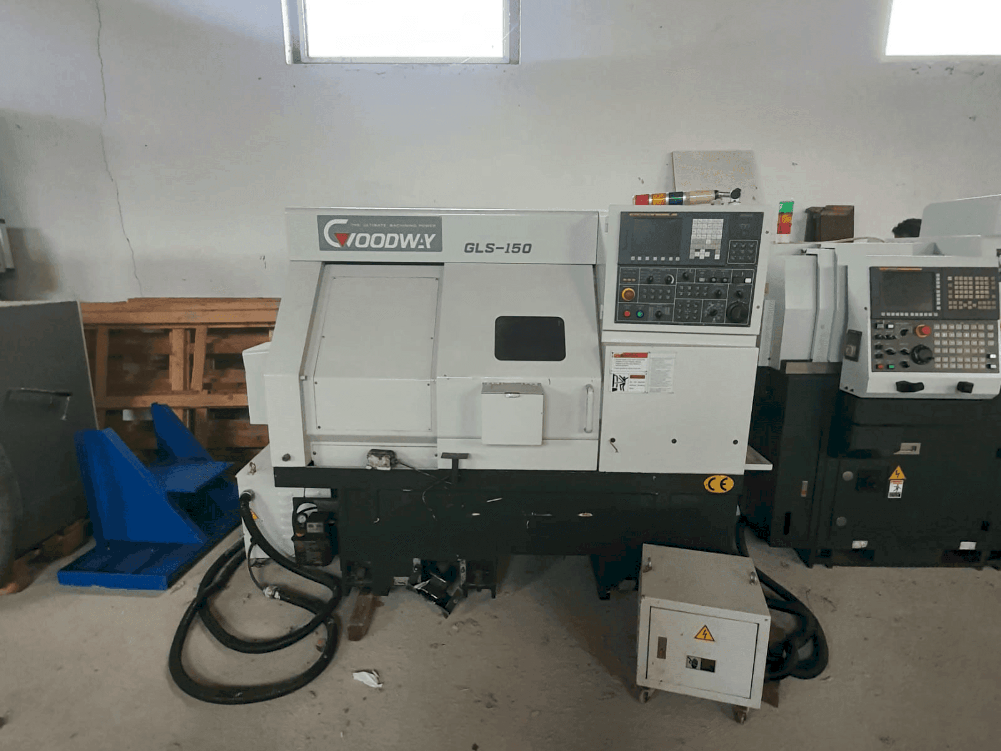 Čelní pohled  na Goodway GLS-150 M  stroj