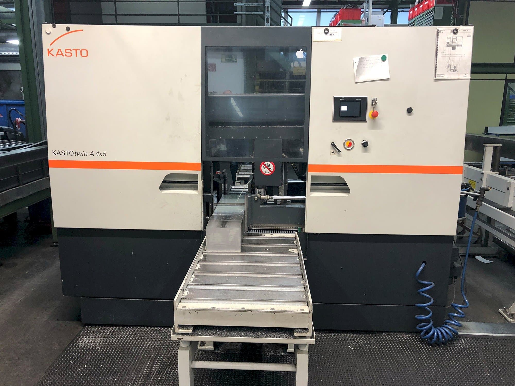 Čelní pohled  na KASTO Twin A4x5  stroj