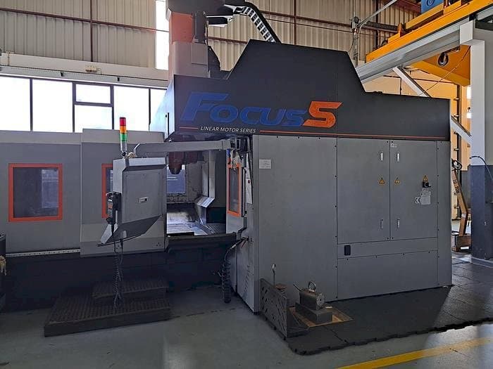 Čelní pohled  na KEN Focus5 2022  stroj