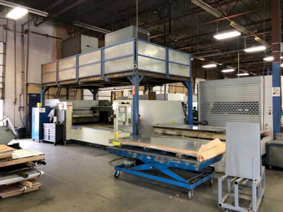 Čelní pohled  na Mitsubishi ML3015LVP PLUS 40CFX-A  stroj