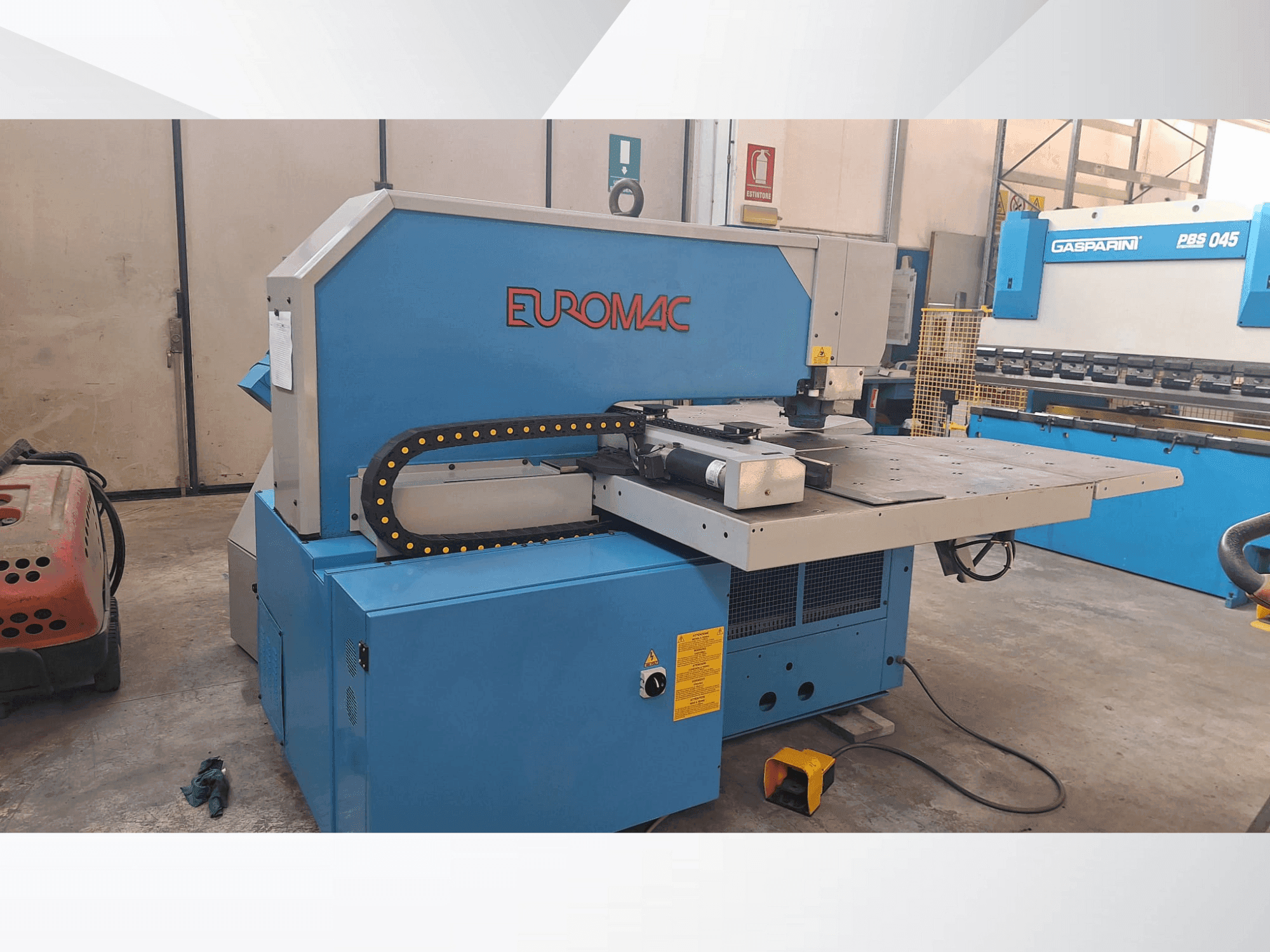 Čelní pohled  na Euromac BX 1000/50  stroj