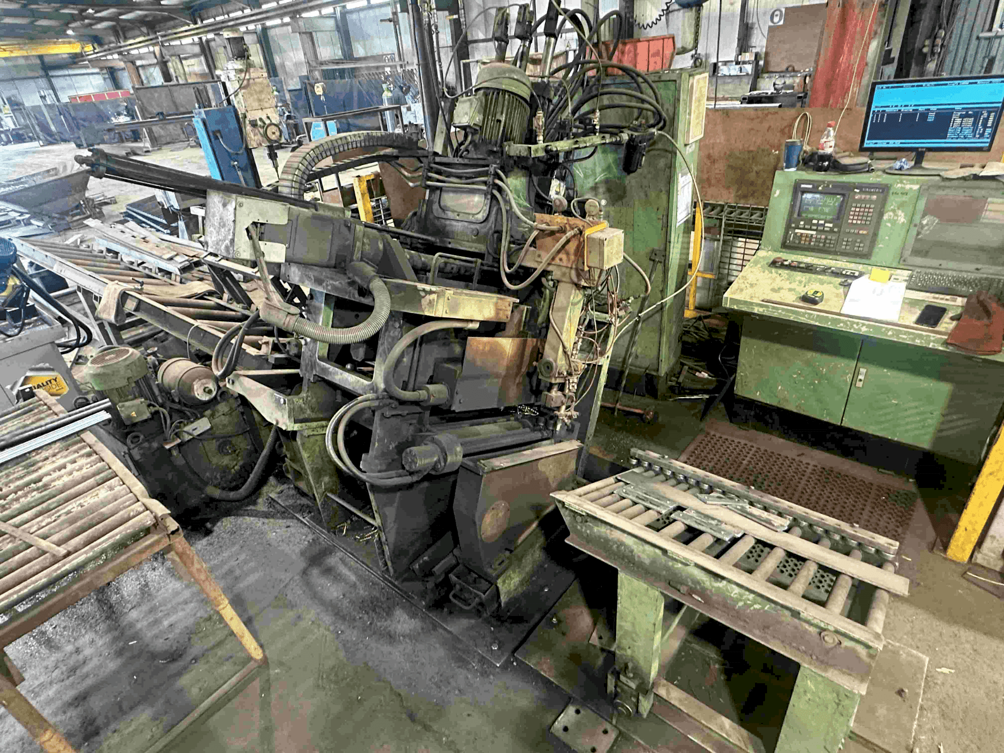 Čelní pohled  na Peddinghaus FDB 600  stroj