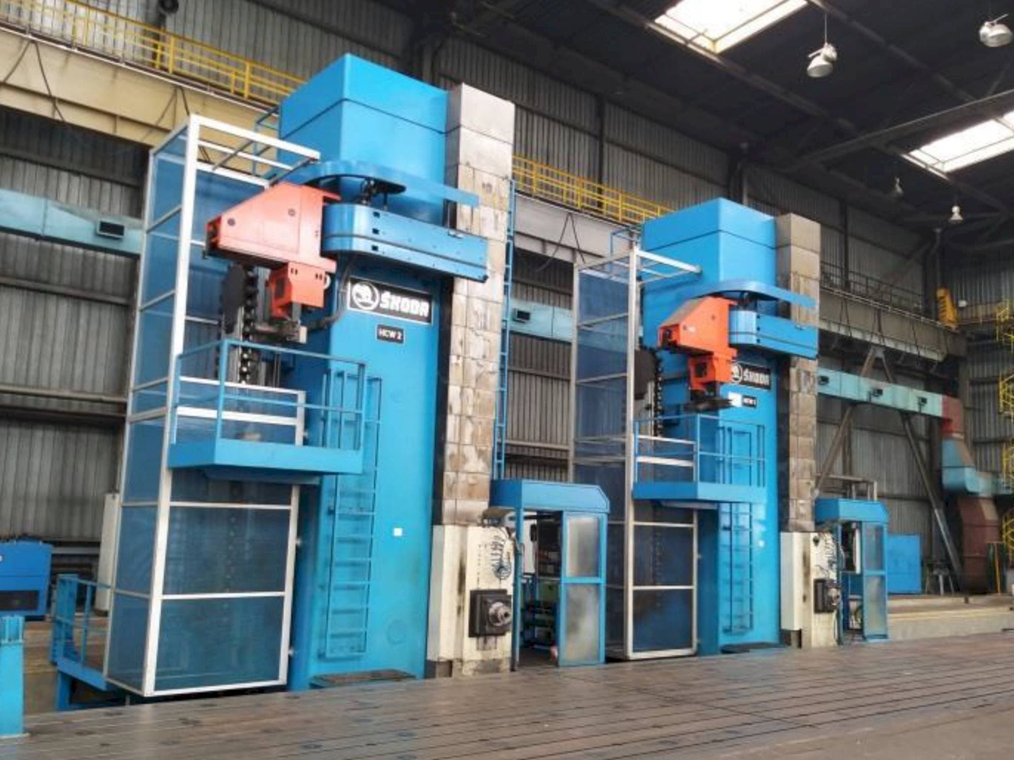 Čelní pohled  na SKODA HCW 2-200 DUO  stroj