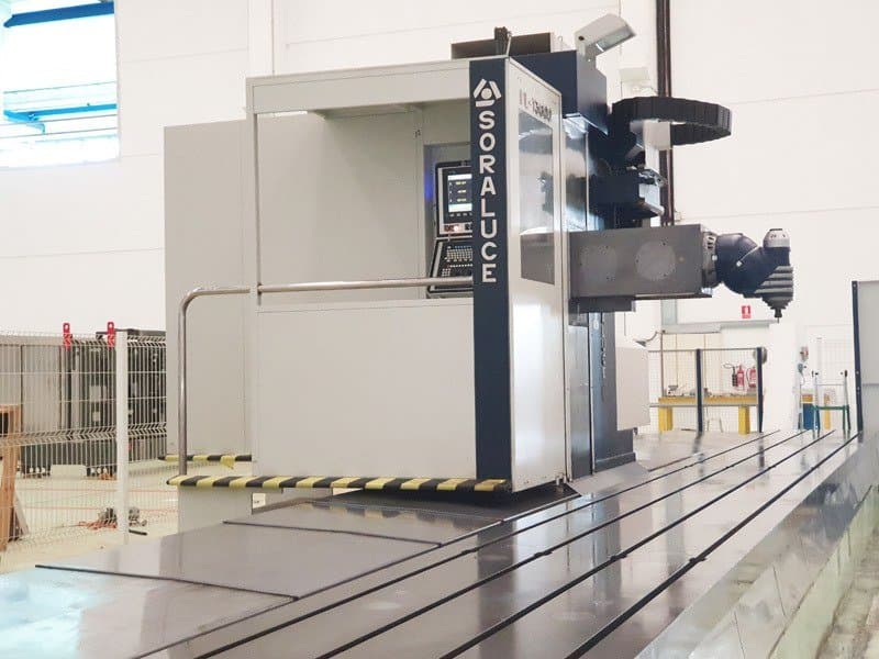 Čelní pohled  na Soraluce FL-13000  stroj