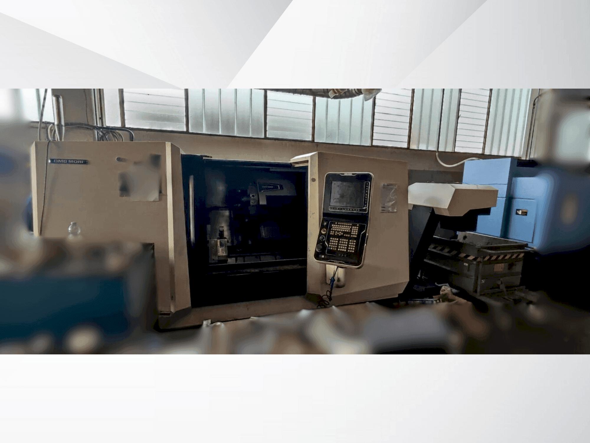 Čelní pohled  na DMG MORI CLX 550  stroj