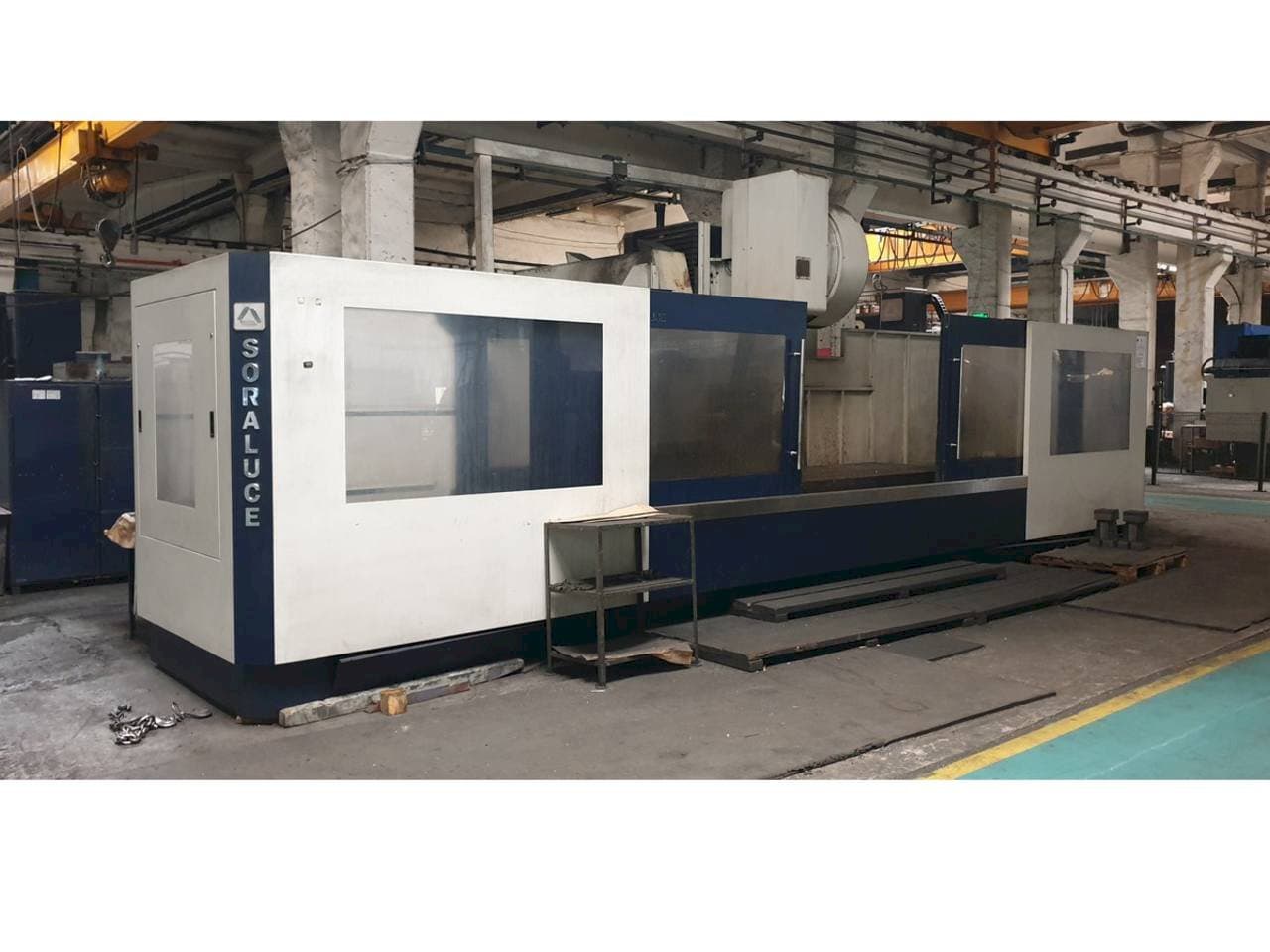 Čelní pohled  na Soraluce TA 35  stroj