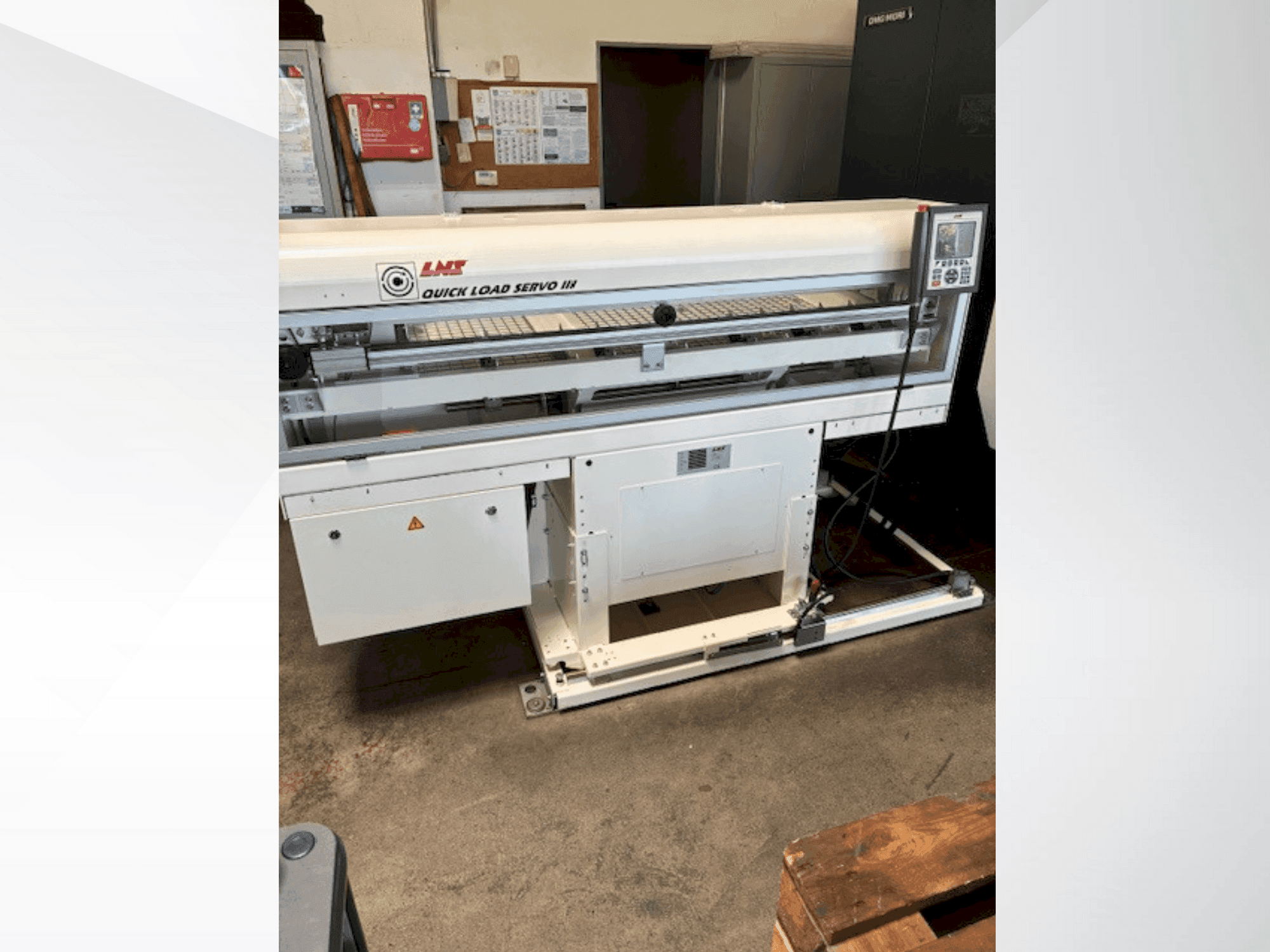 Čelní pohled  na LNS Quick Load Servo 3  stroj