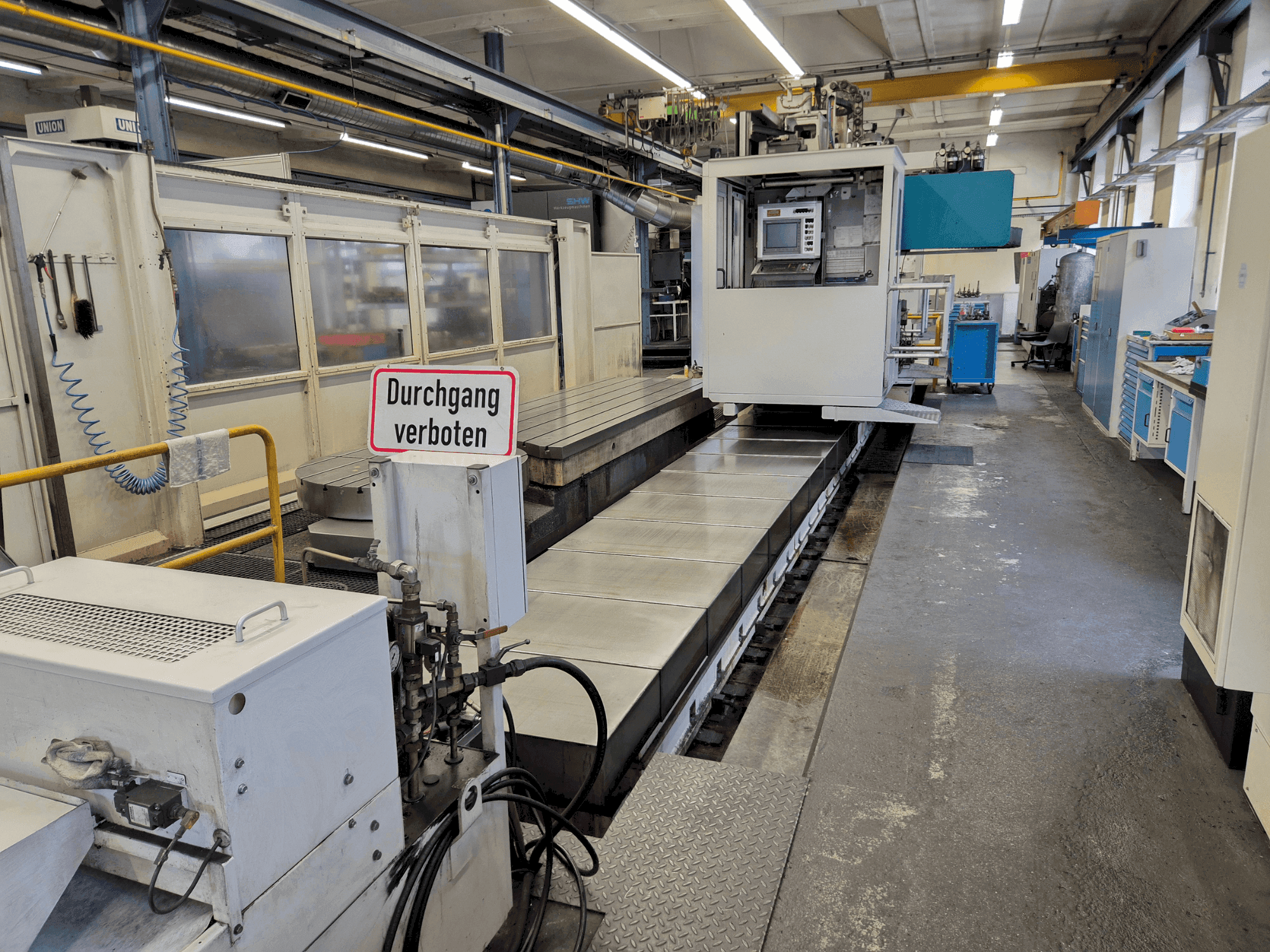 Čelní pohled  na SHW Powerspeed 5  stroj