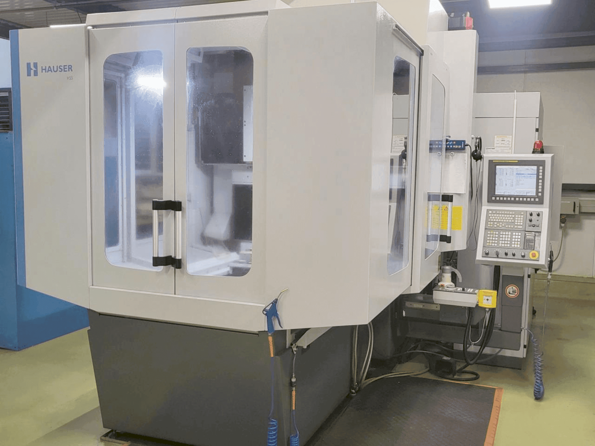 Čelní pohled  na HAUSER KELLENBERGER H55-400  stroj