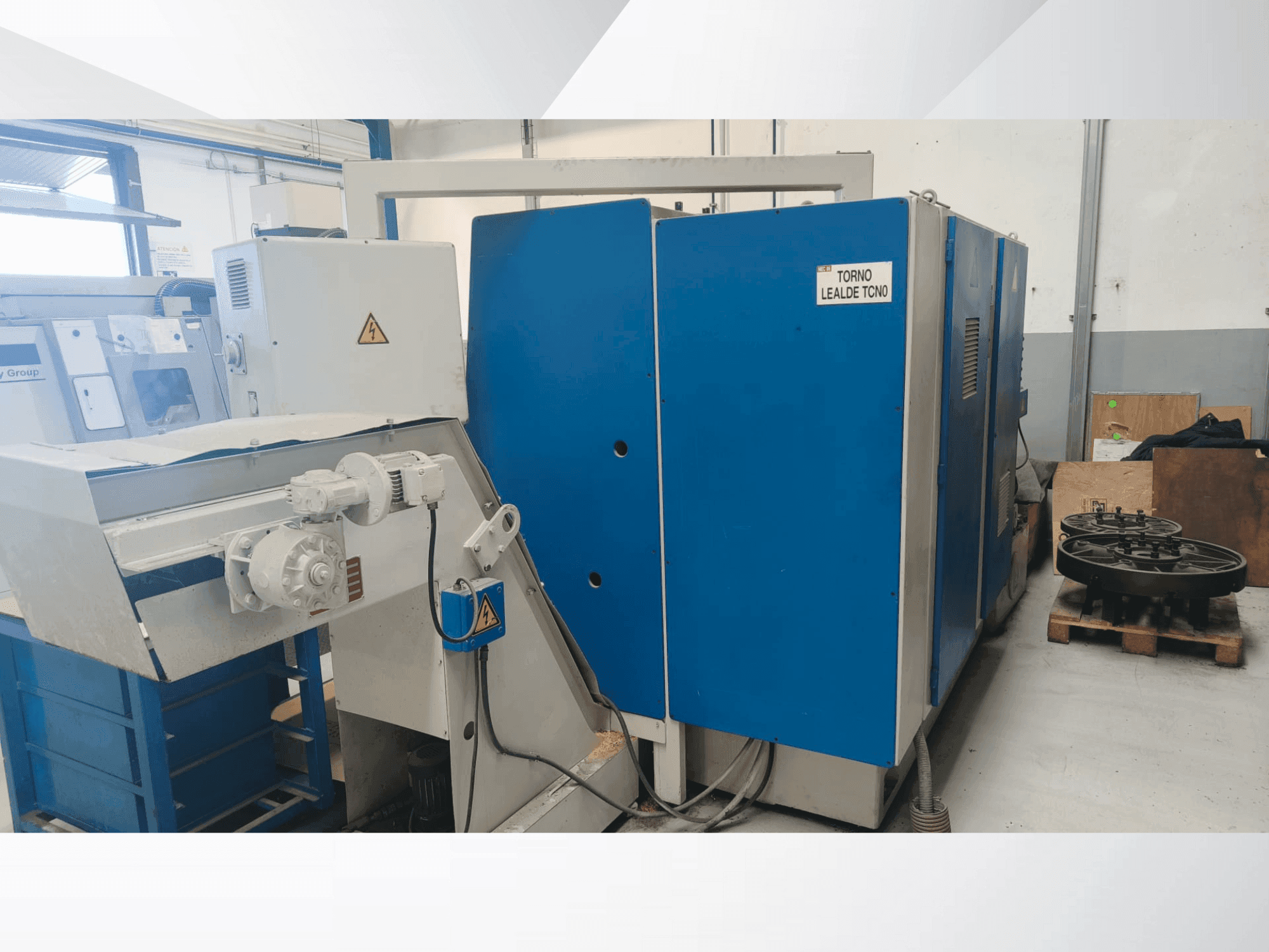 Čelní pohled  na Lealde TCN-0  stroj