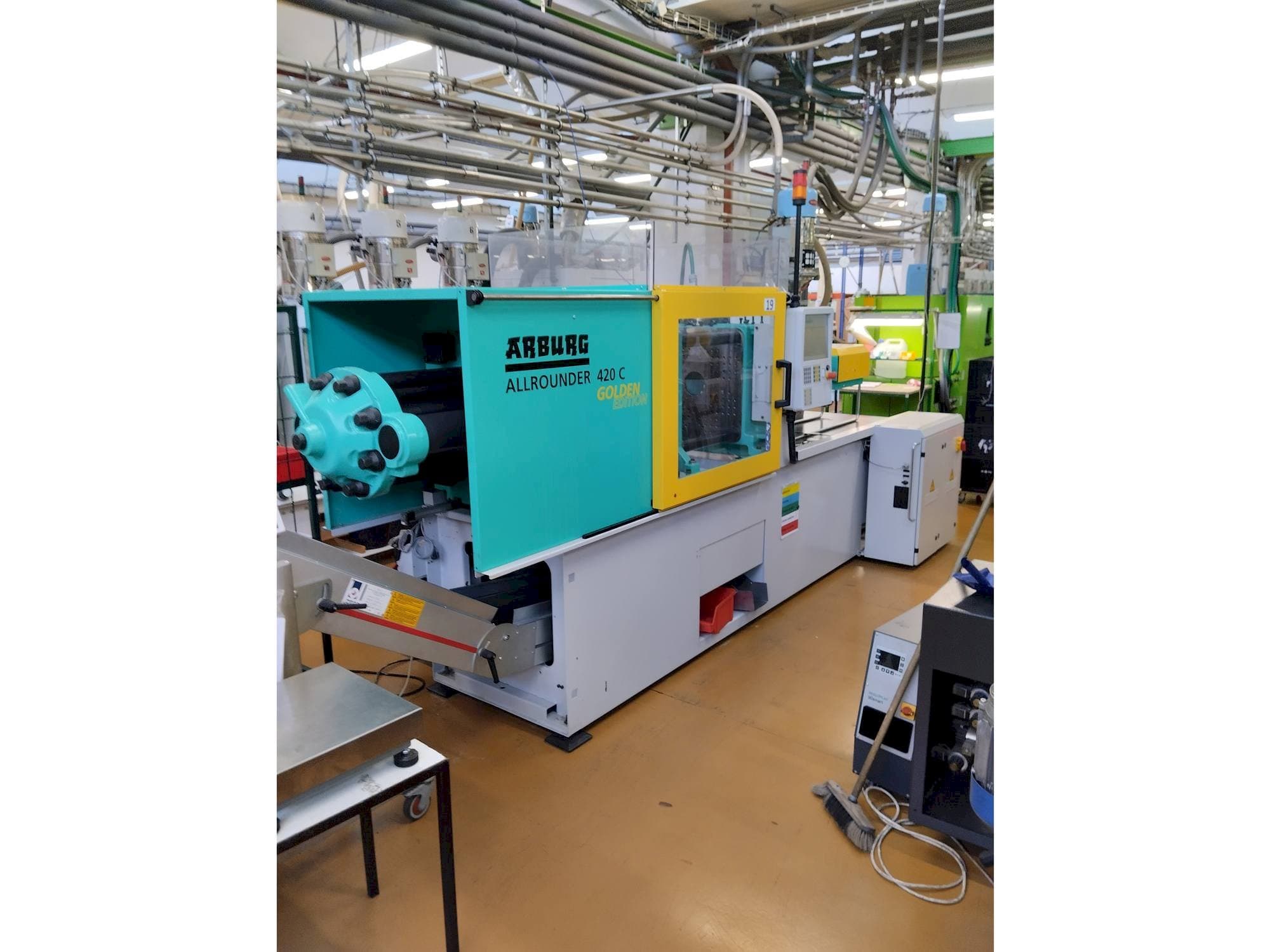 Čelní pohled  na Arburg Allrounder 420 C 1000-290  stroj
